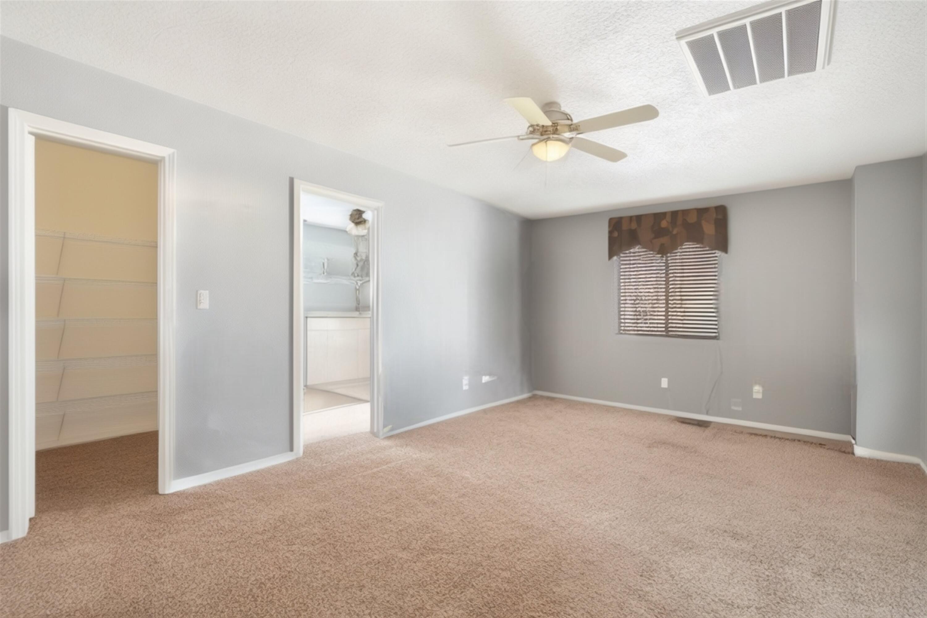 6651 MOUNTAIN HAWK Loop NE
