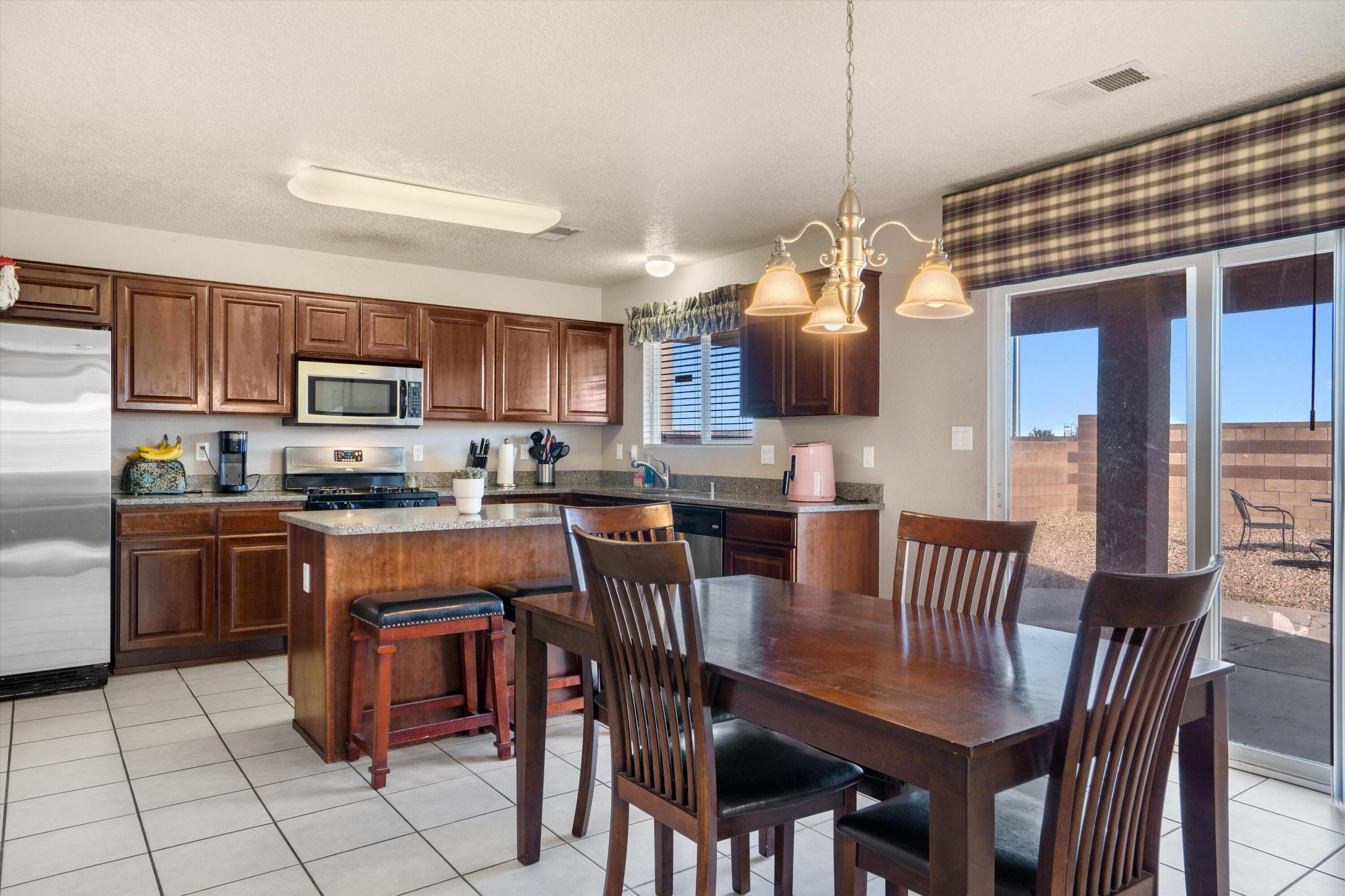 6651 MOUNTAIN HAWK Loop NE