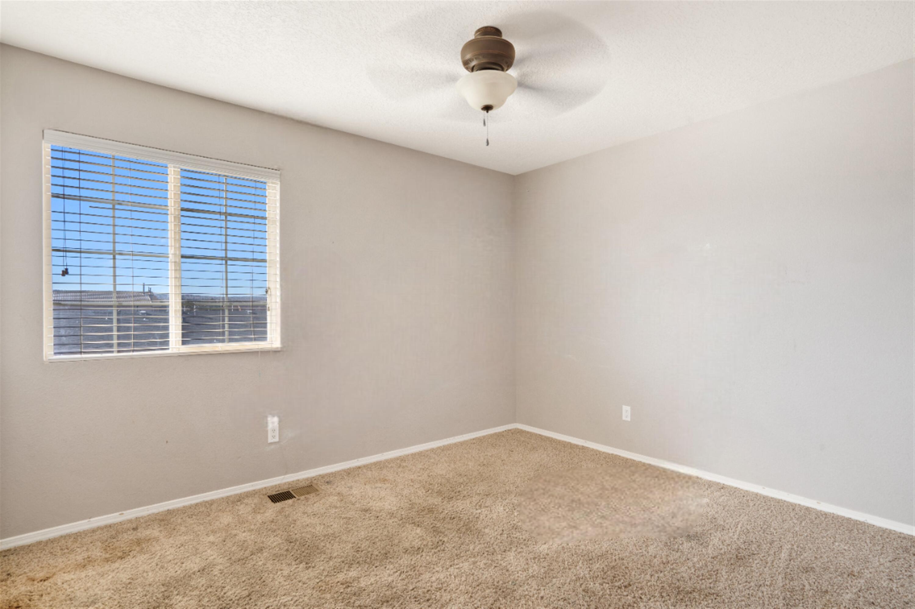6651 MOUNTAIN HAWK Loop NE