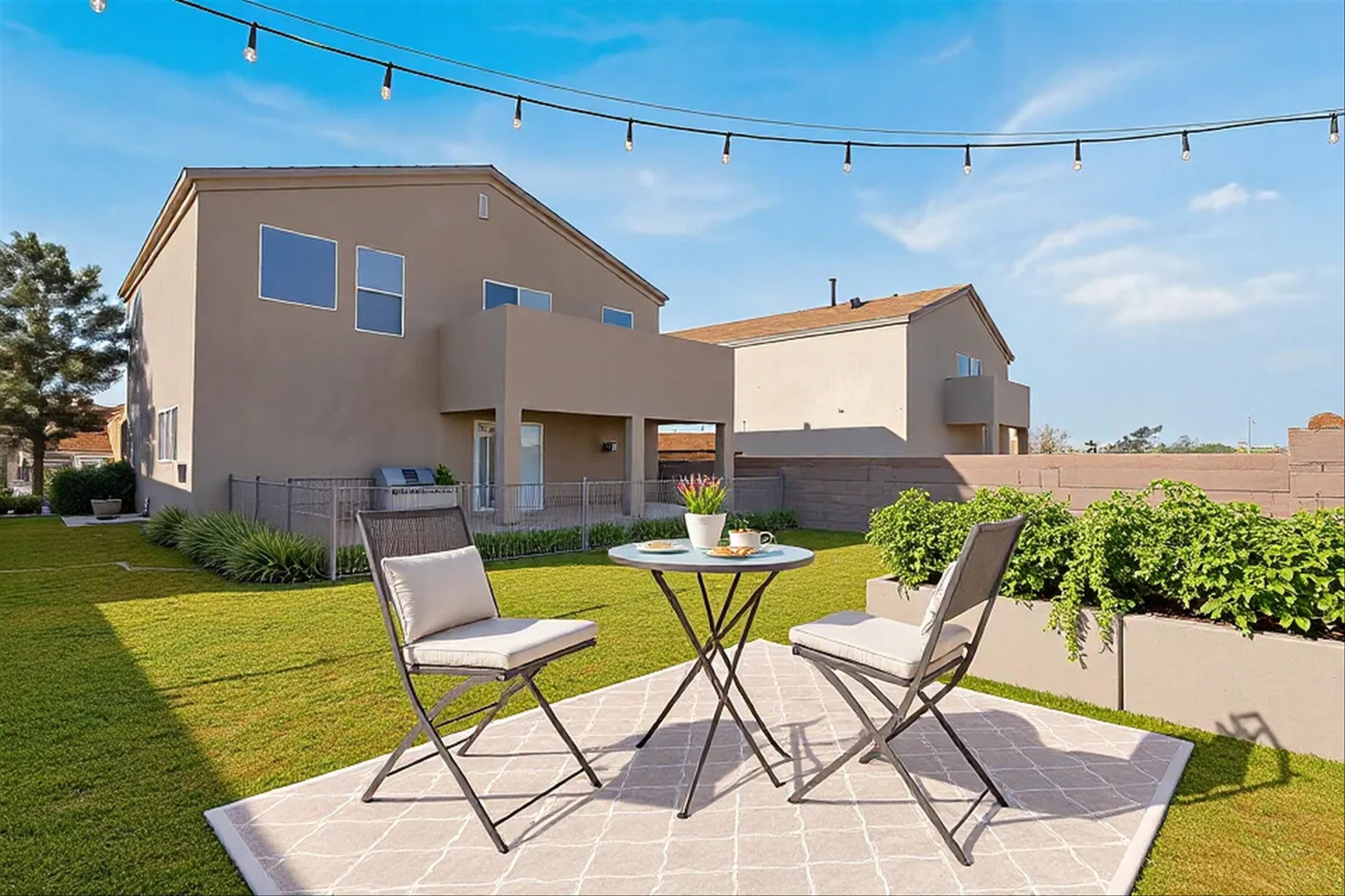 6651 MOUNTAIN HAWK Loop NE