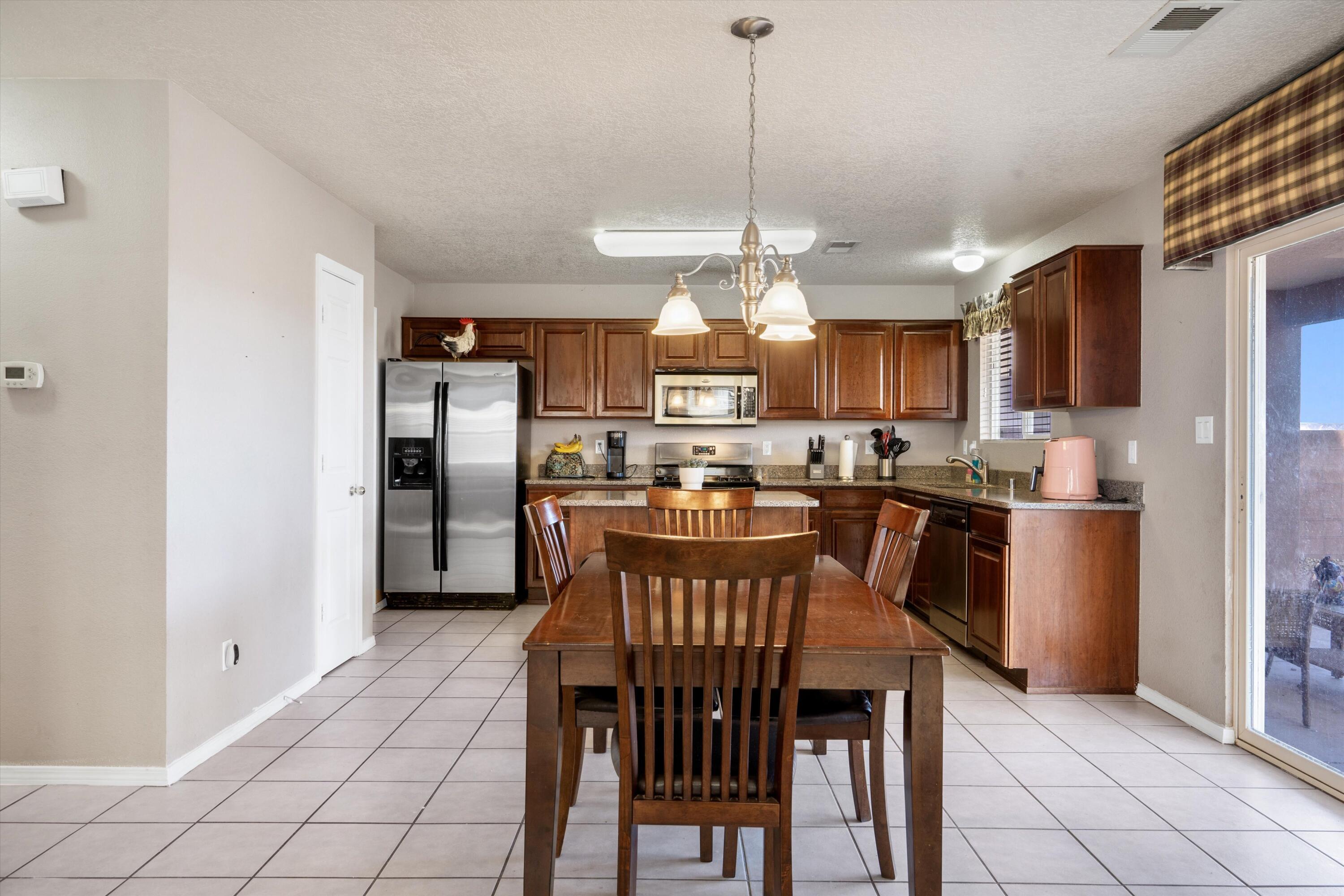 6651 MOUNTAIN HAWK Loop NE