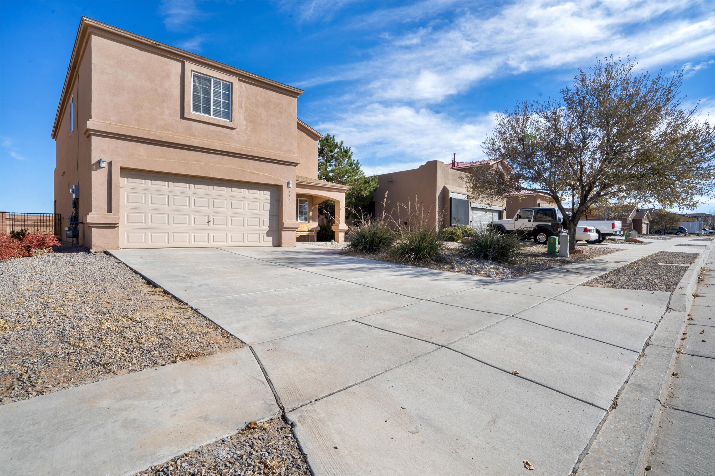 6651 MOUNTAIN HAWK Loop NE