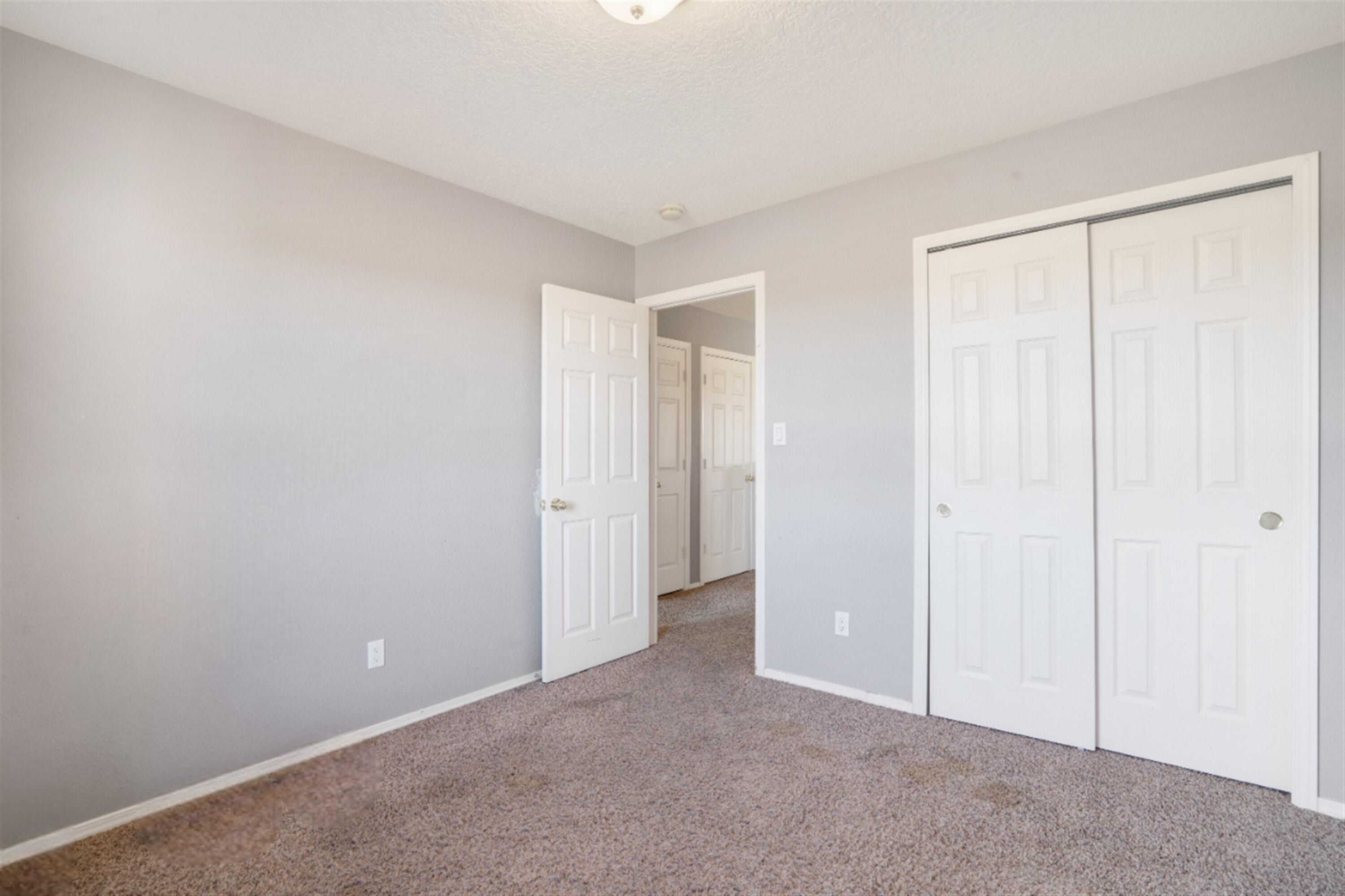 6651 MOUNTAIN HAWK Loop NE