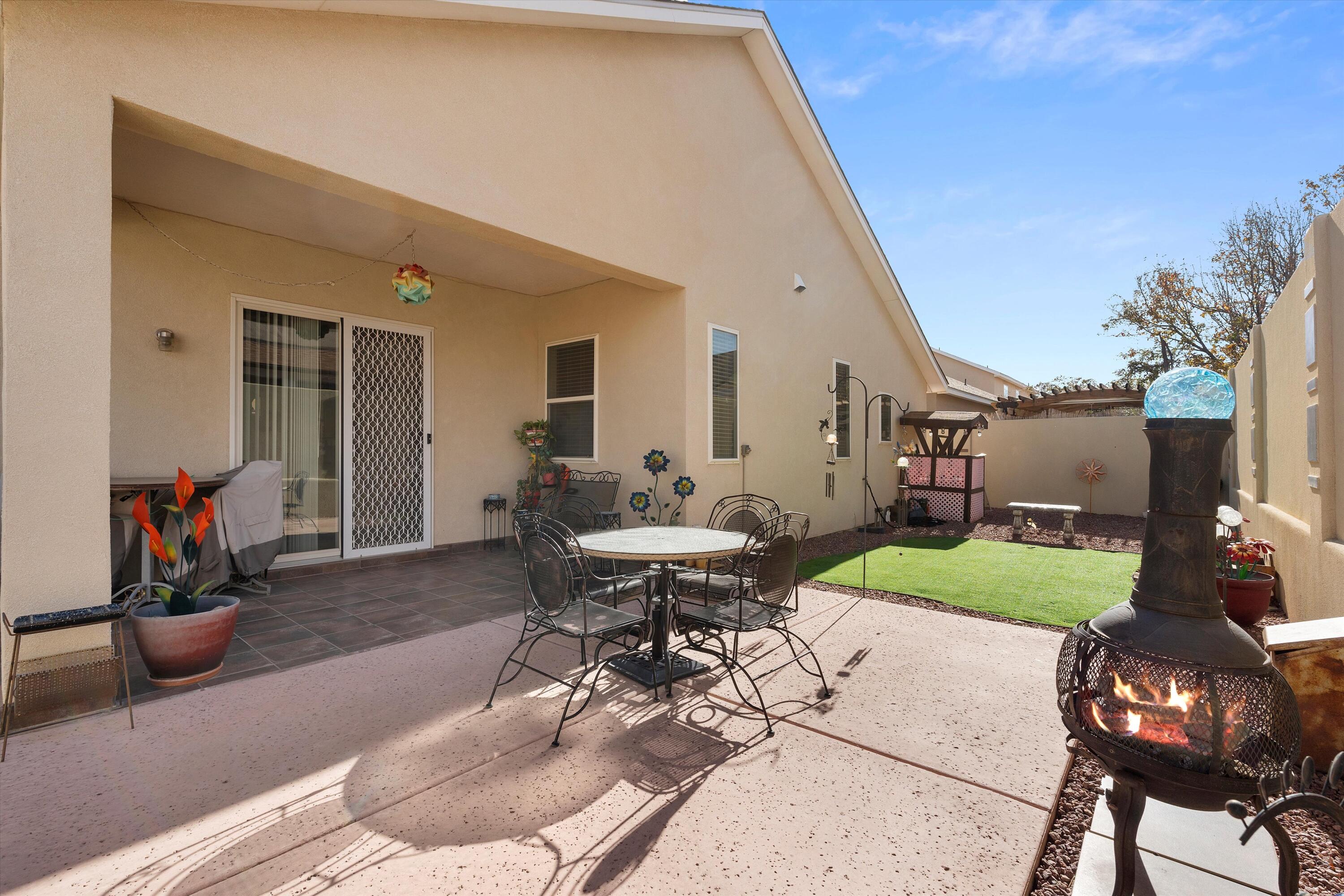 1217 REYNOSA Loop SE