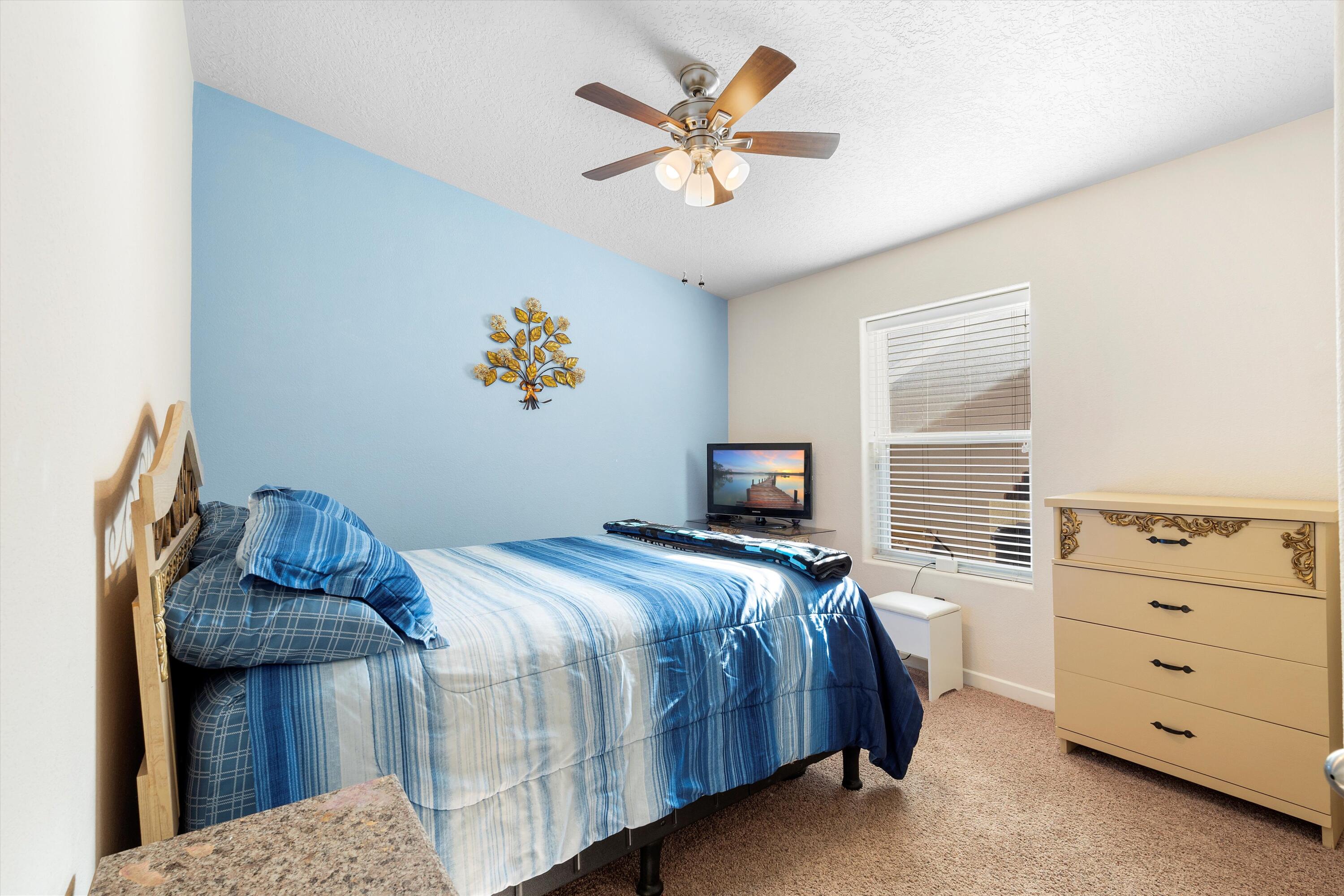 1217 REYNOSA Loop SE