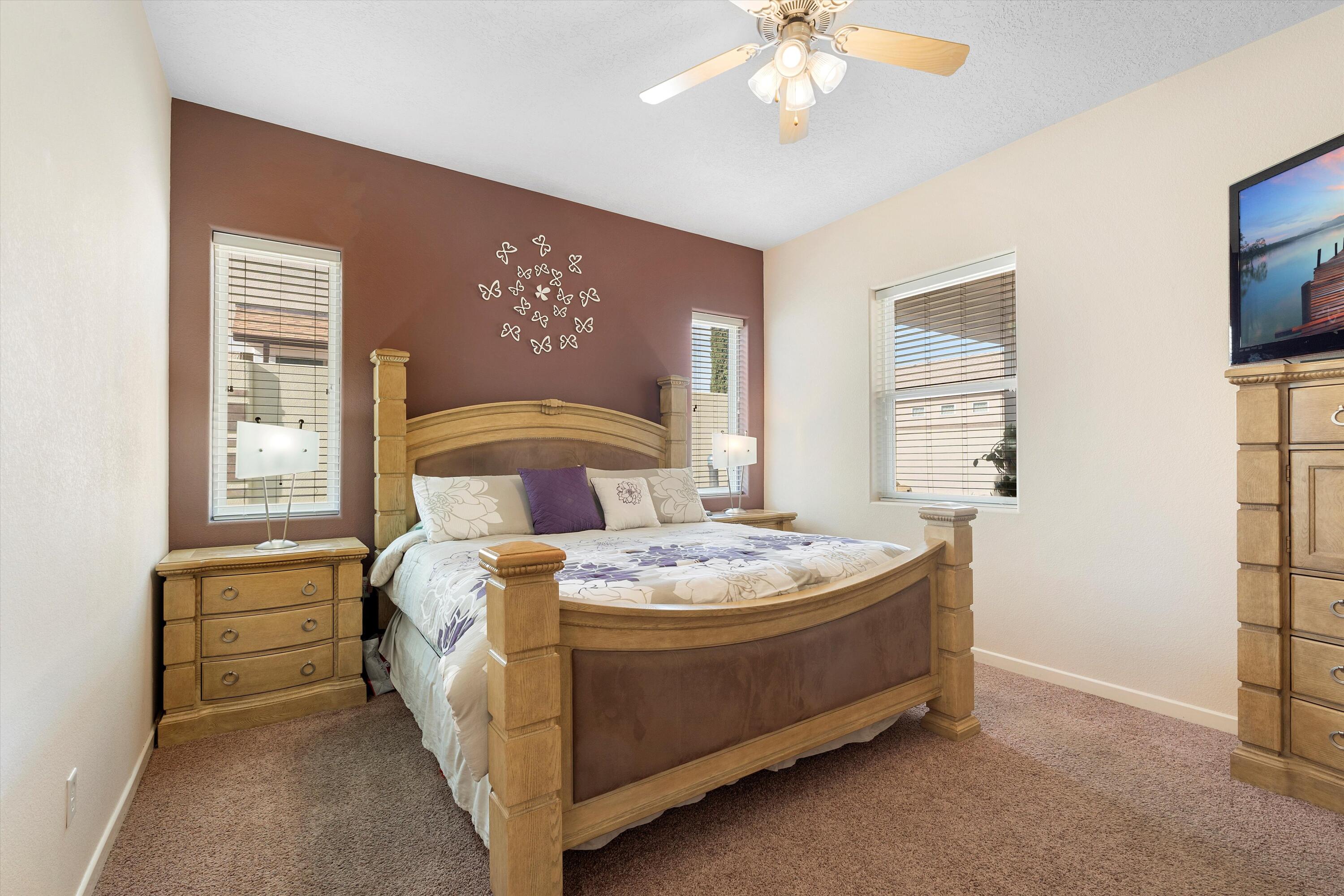 1217 REYNOSA Loop SE