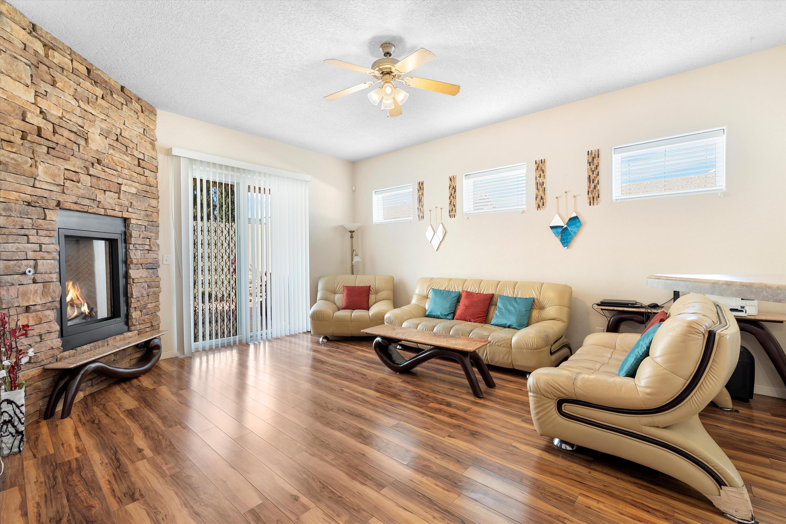 1217 REYNOSA Loop SE