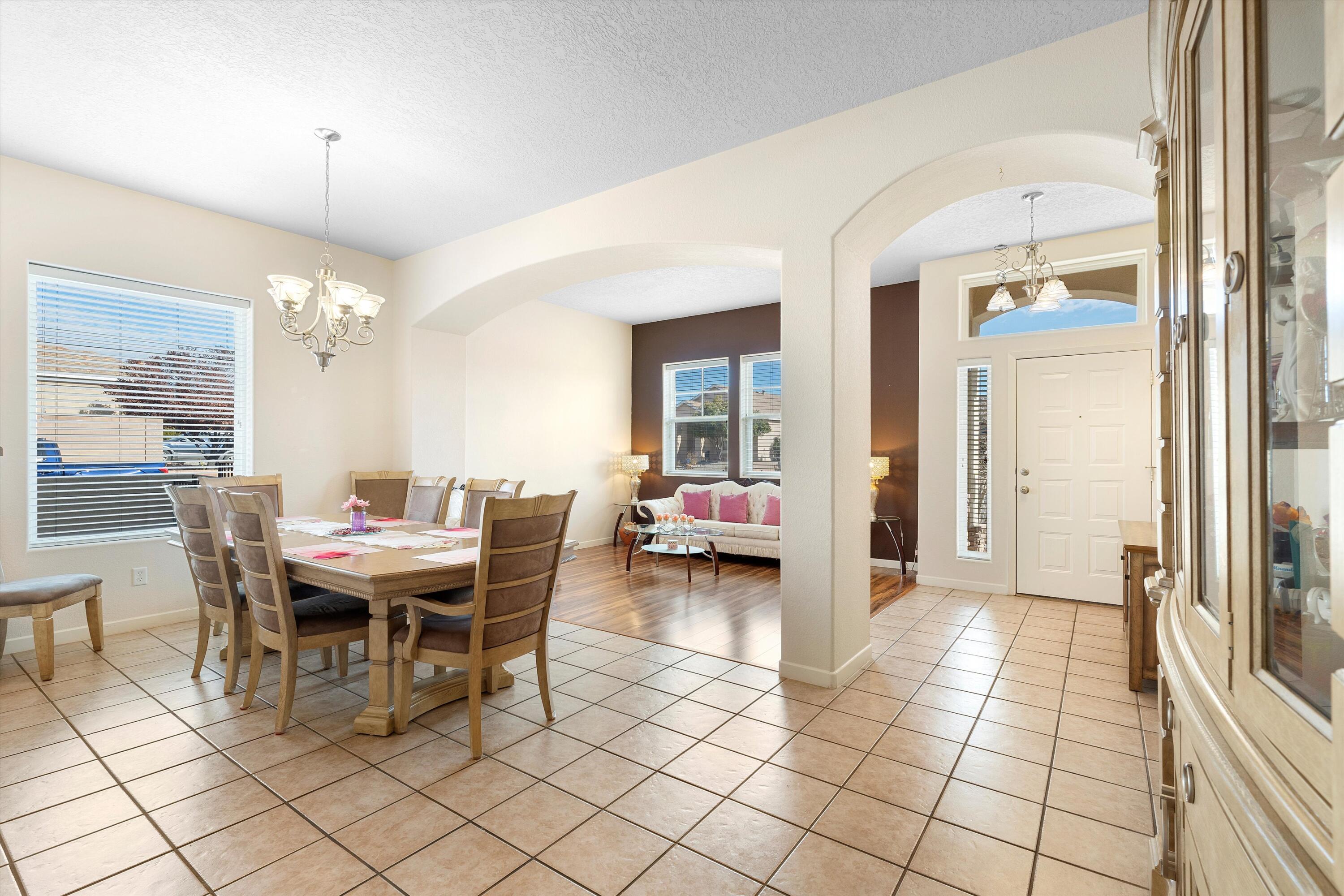 1217 REYNOSA Loop SE