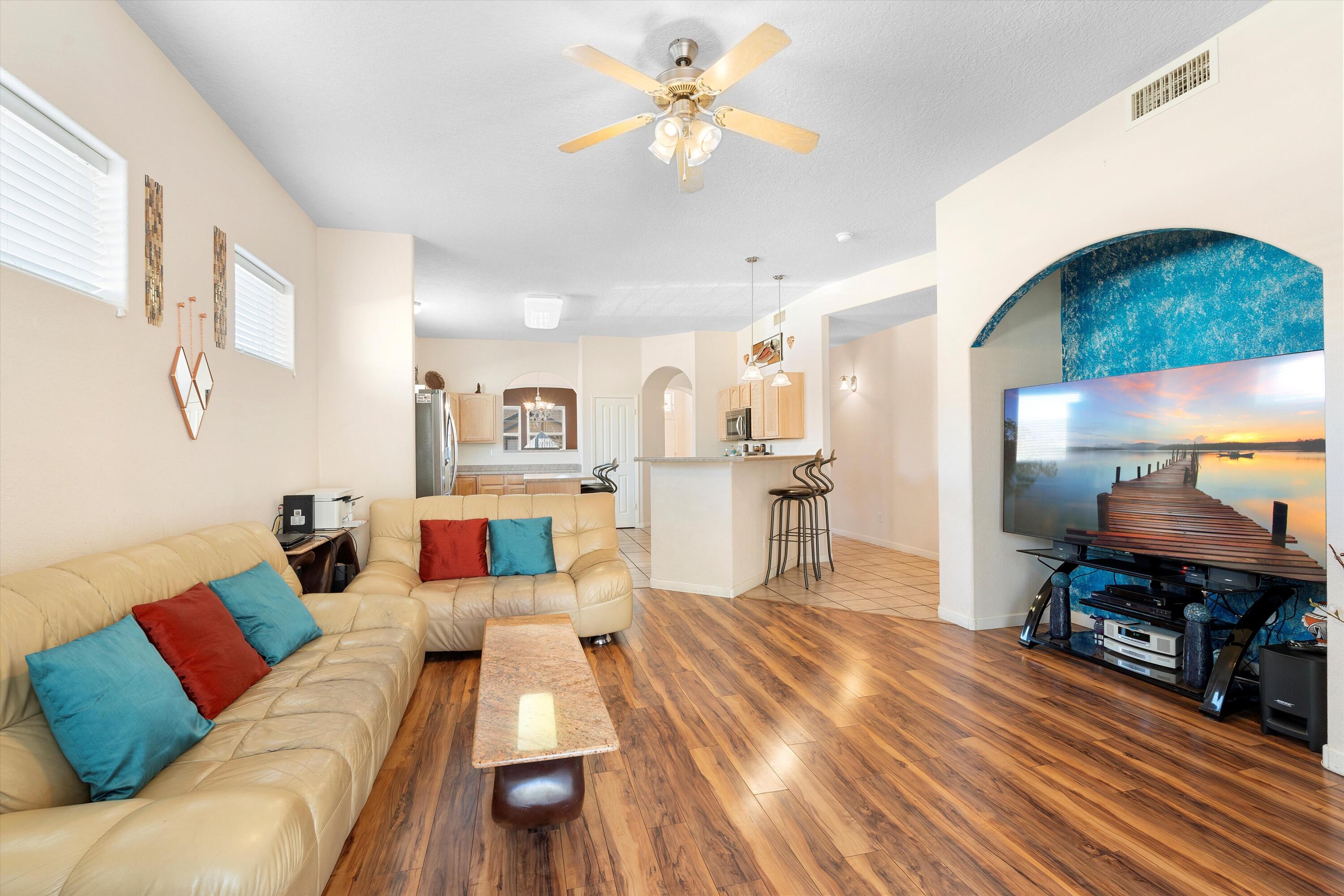 1217 REYNOSA Loop SE