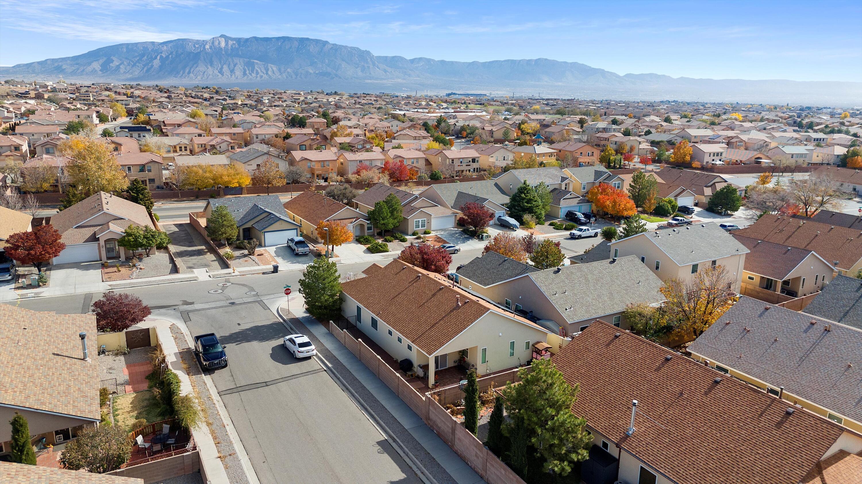 1217 REYNOSA Loop SE