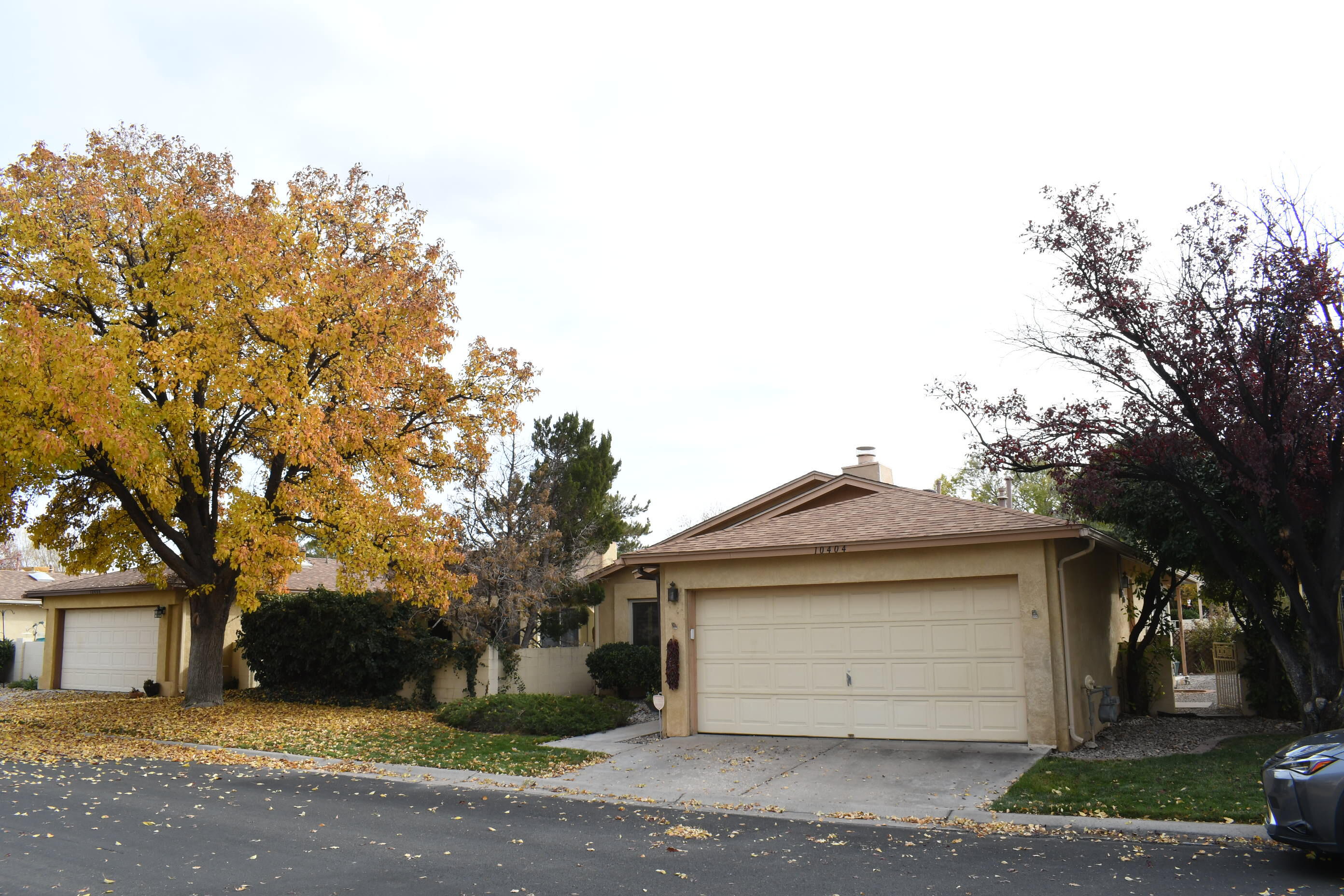 10404 SCHENLEY PARK Drive NE