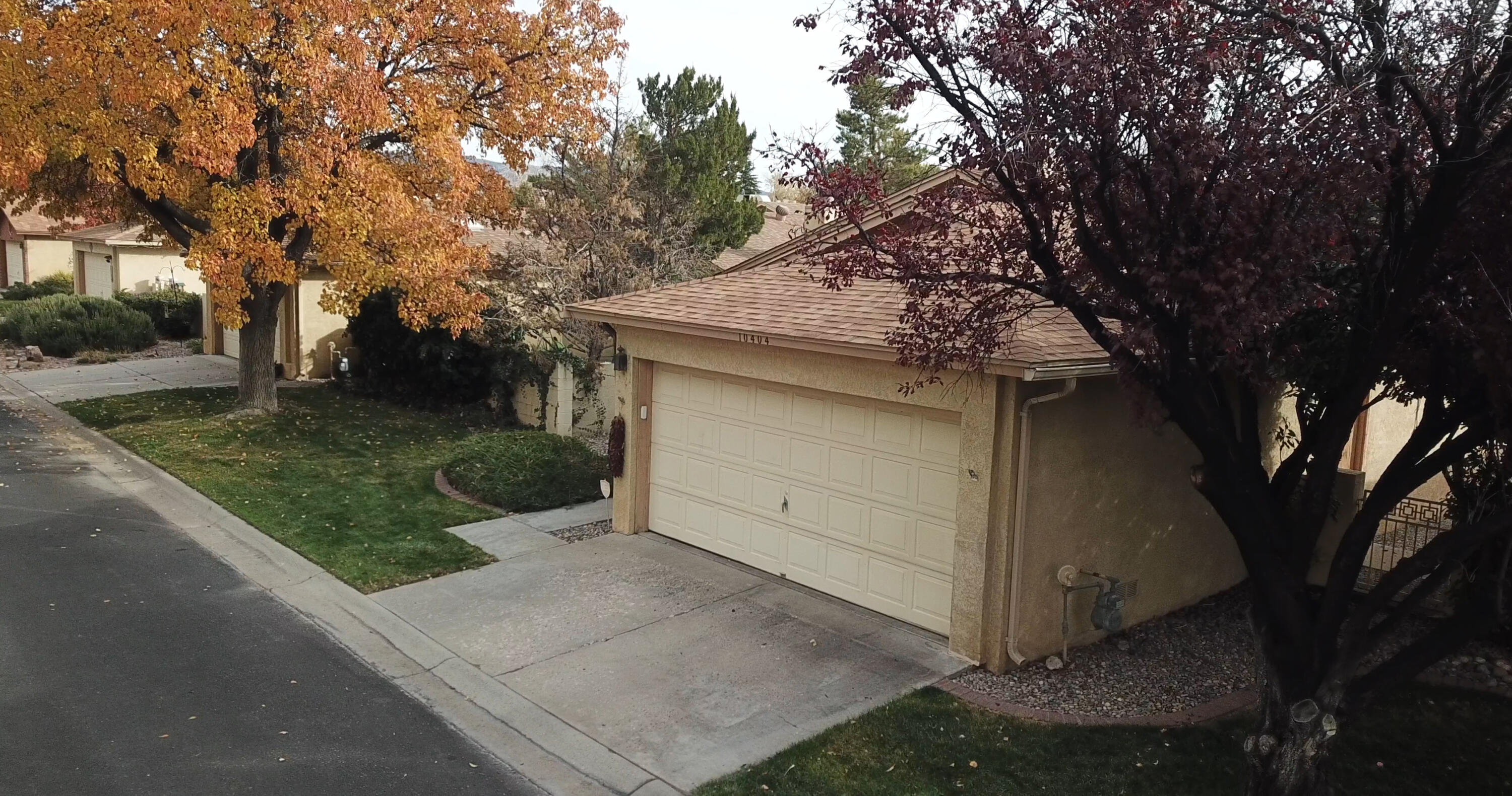 10404 SCHENLEY PARK Drive NE