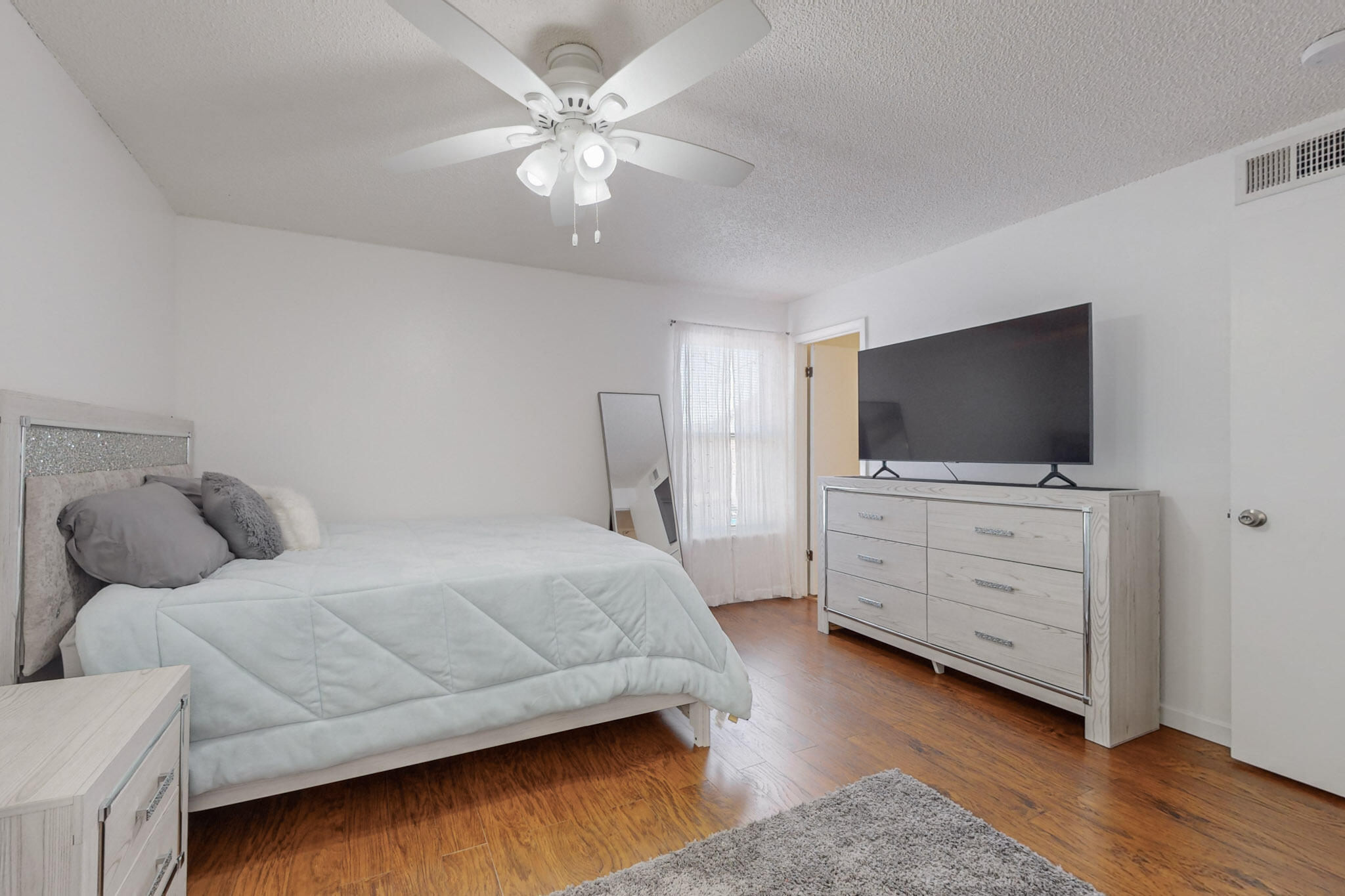3859 MONTGOMERY Boulevard NE 1331