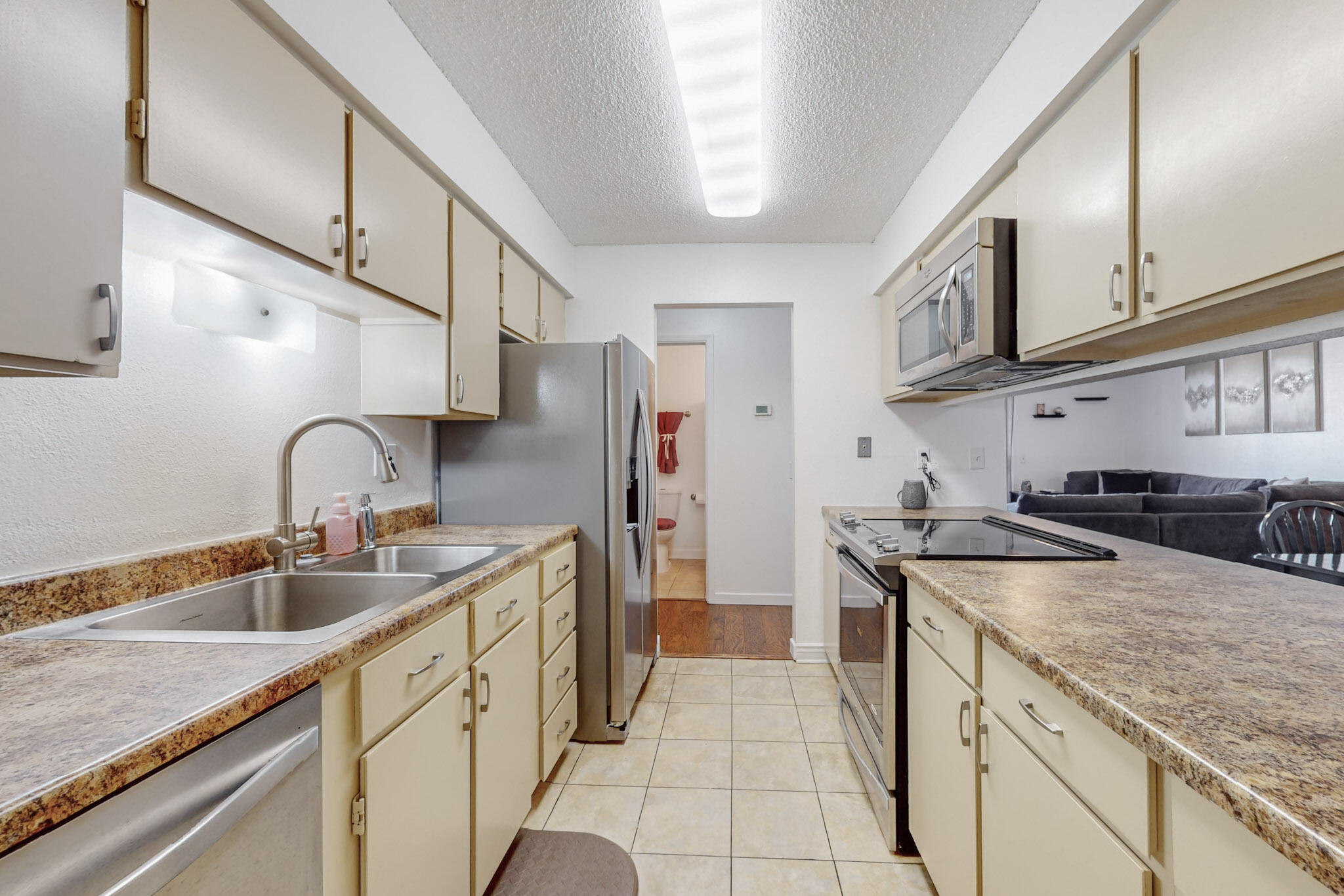3859 MONTGOMERY Boulevard NE 1331