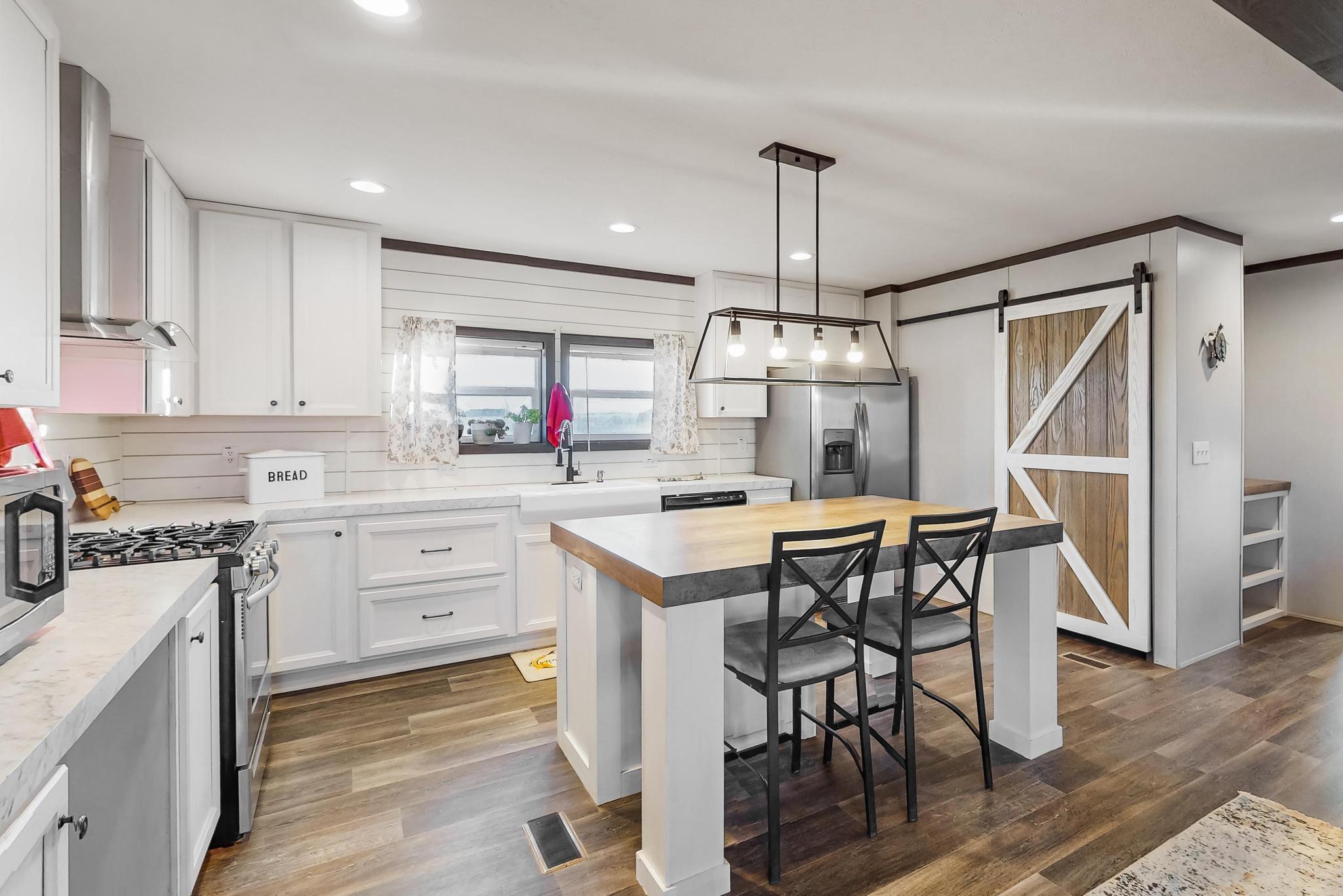 44 EQUESTRIAN PARK Road
