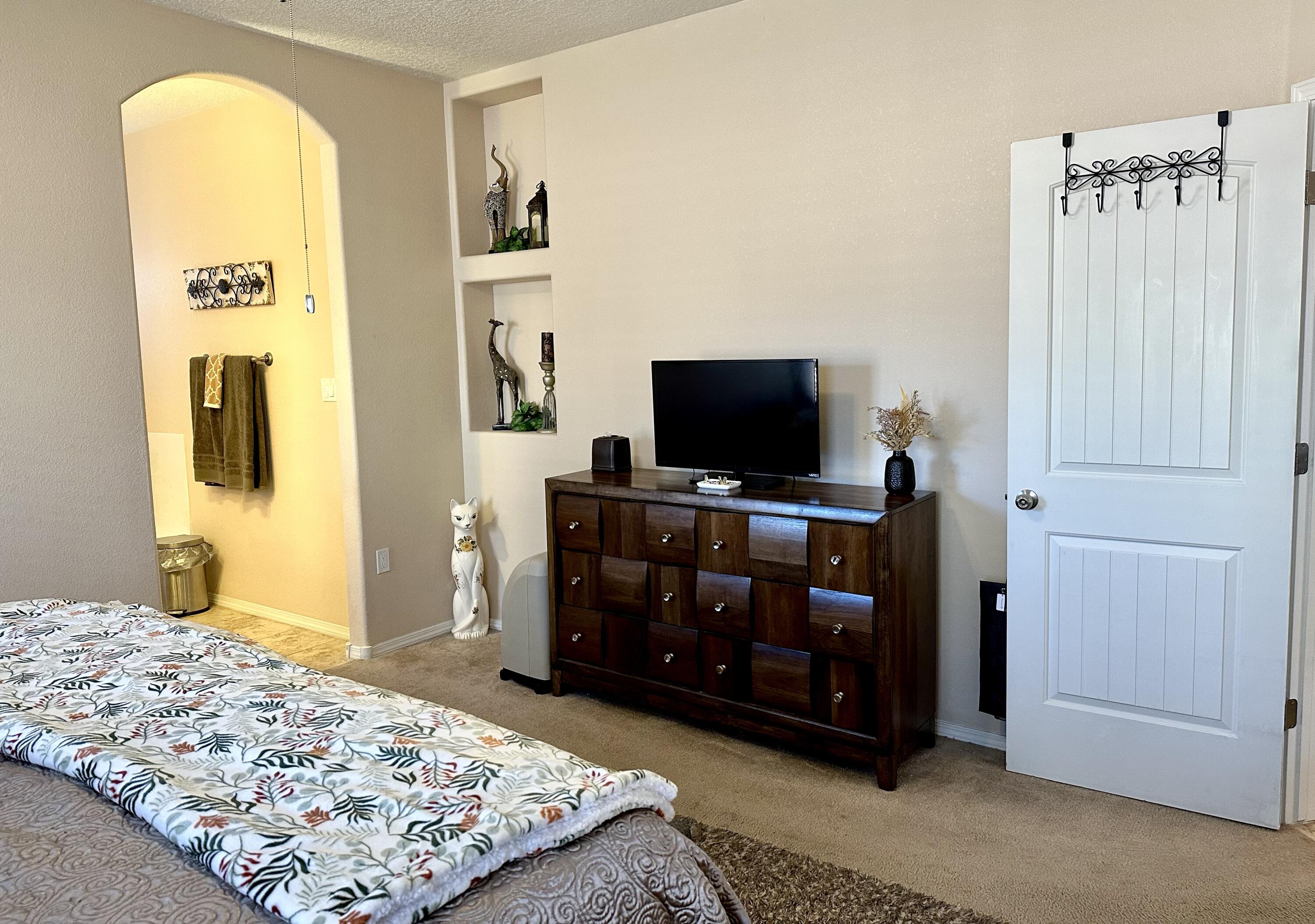 6015 MAFRAQ Avenue NW