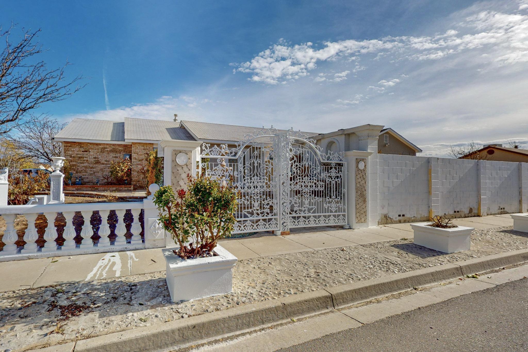 1989 Maestas Drive SW