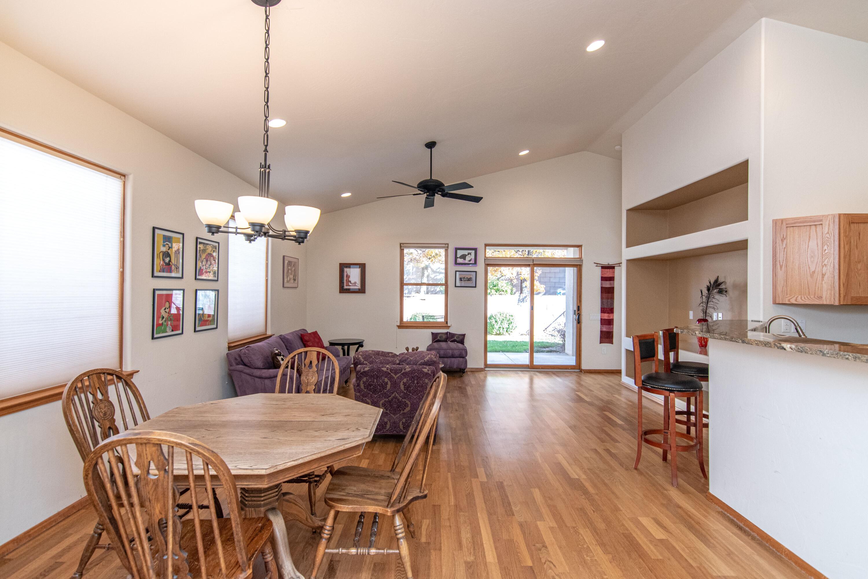 1444 Vinca Trail NE