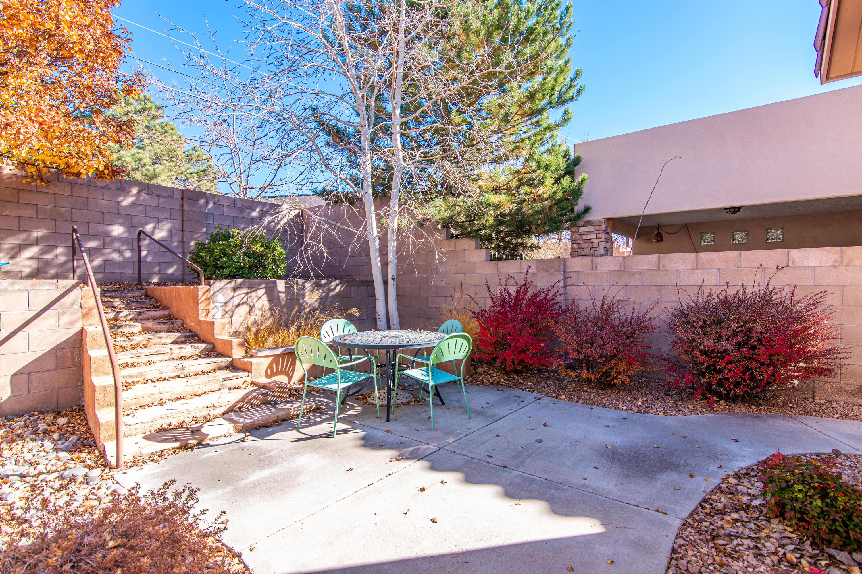 1444 Vinca Trail NE