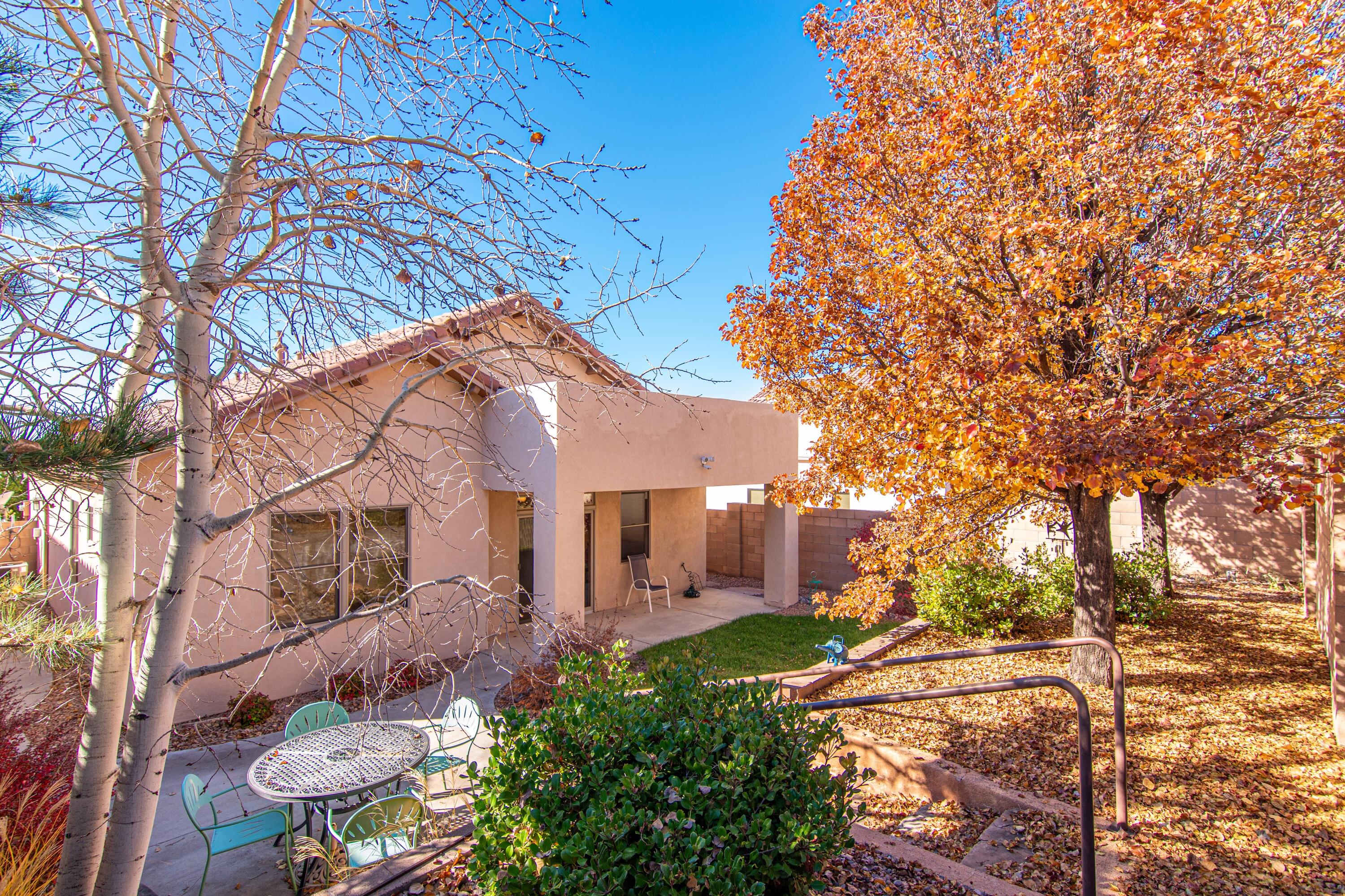 1444 Vinca Trail NE