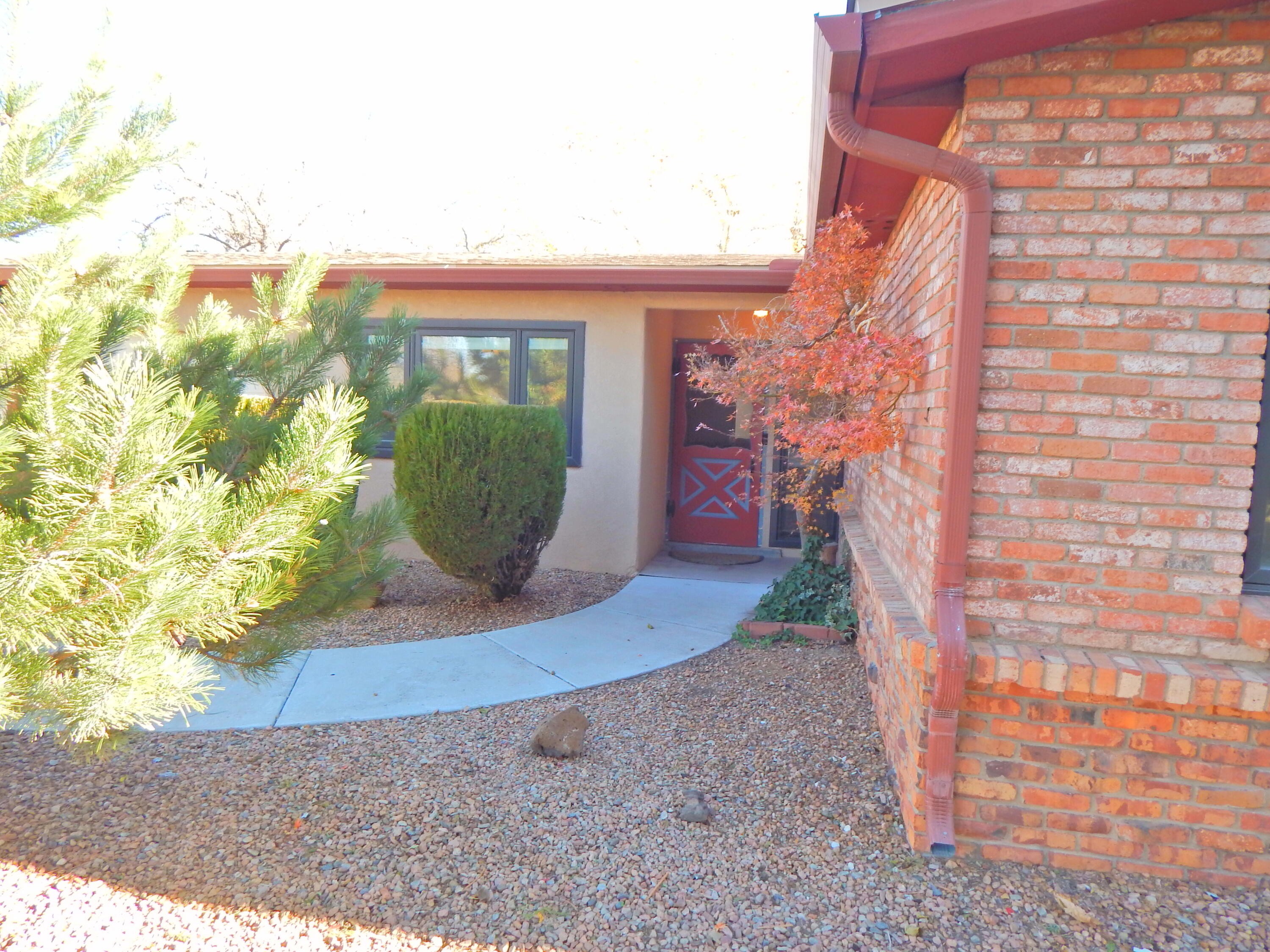 5643 CAMINO CANADA NW