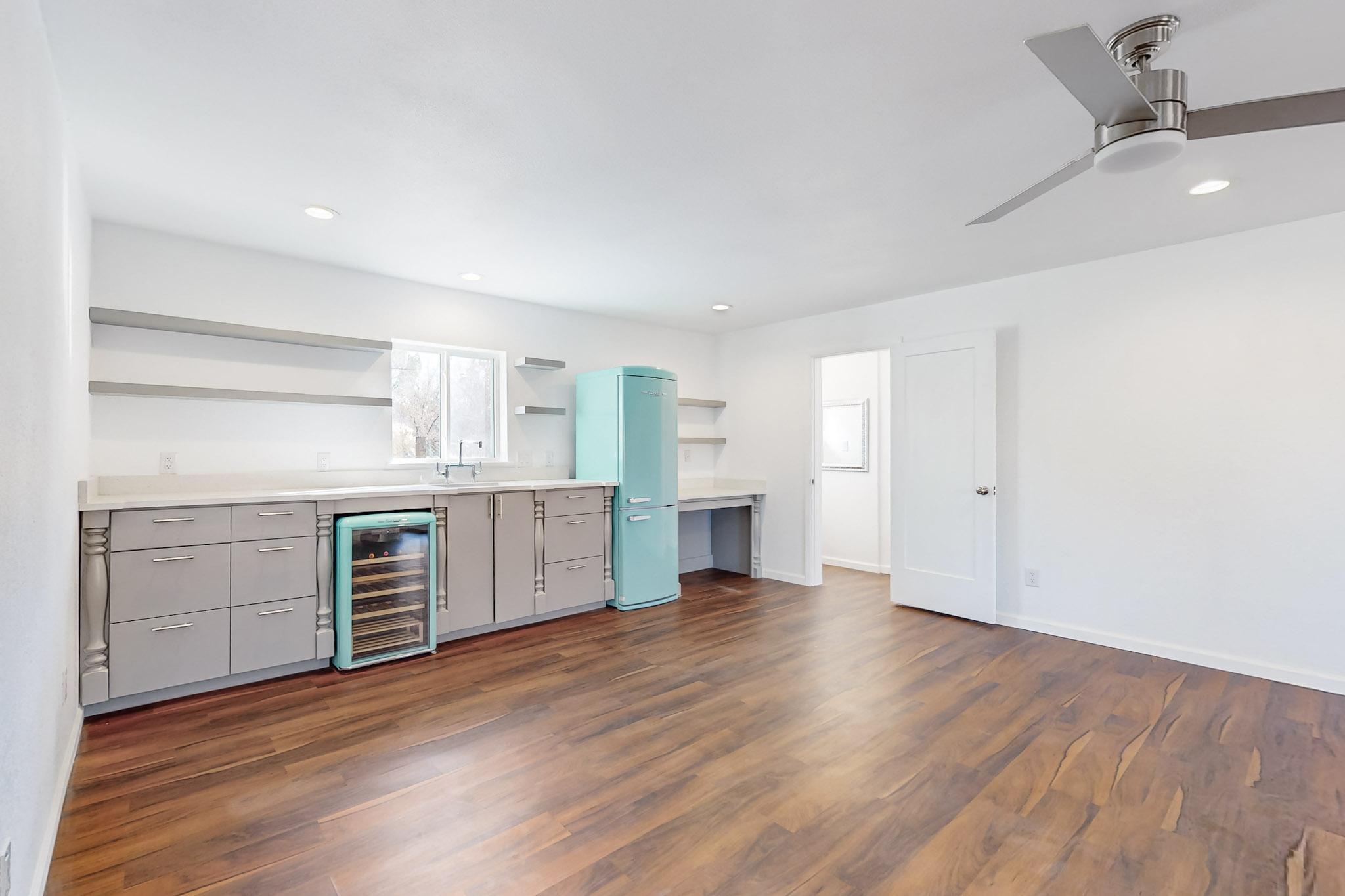 1215 LA VEGA Drive SW