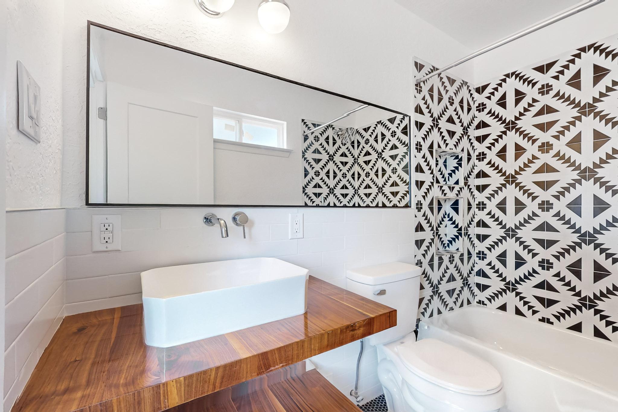 1215 LA VEGA Drive SW