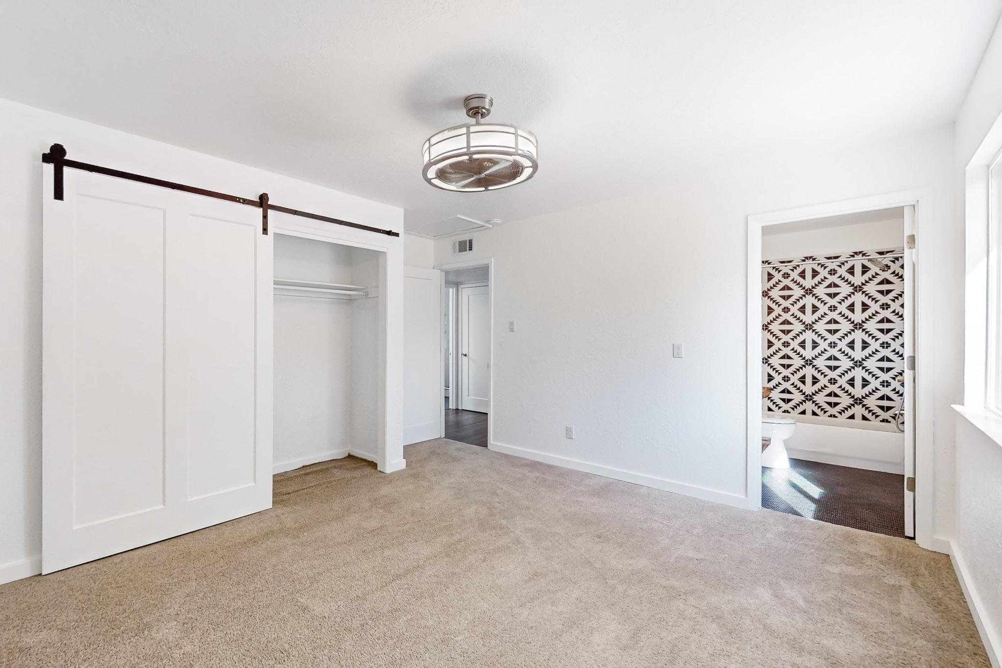 1215 LA VEGA Drive SW