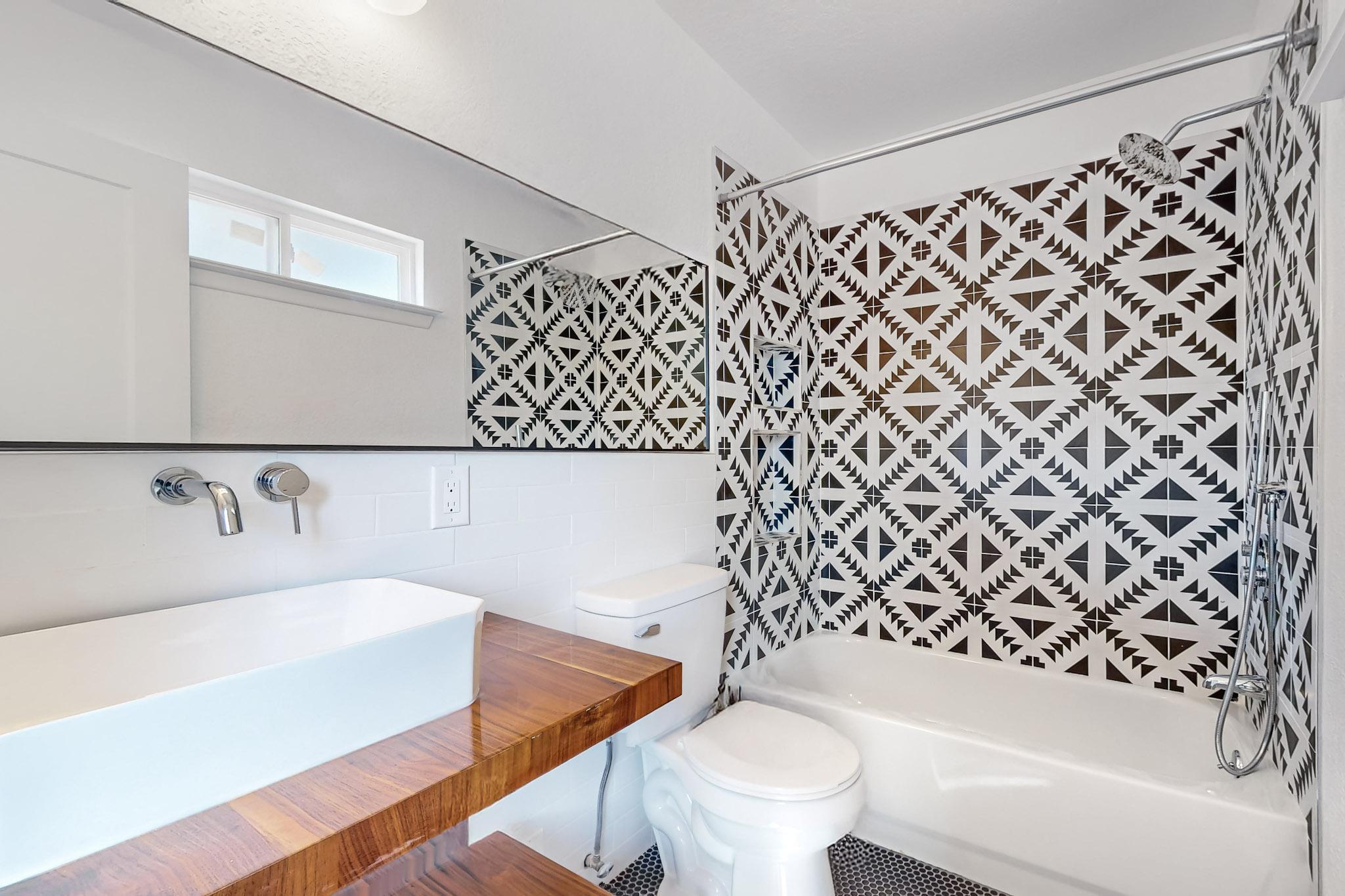 1215 LA VEGA Drive SW