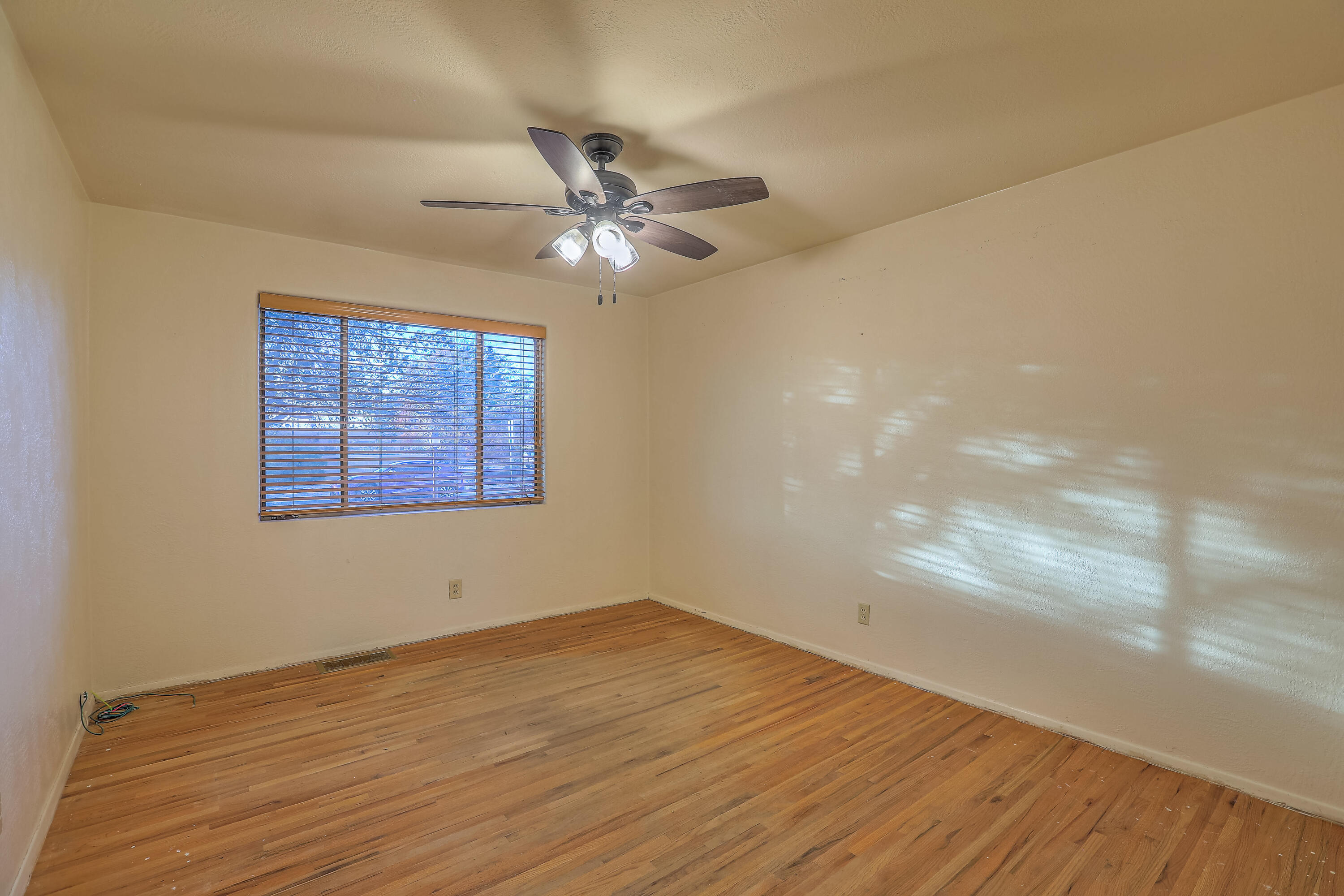 420 ALVARADO Drive NE