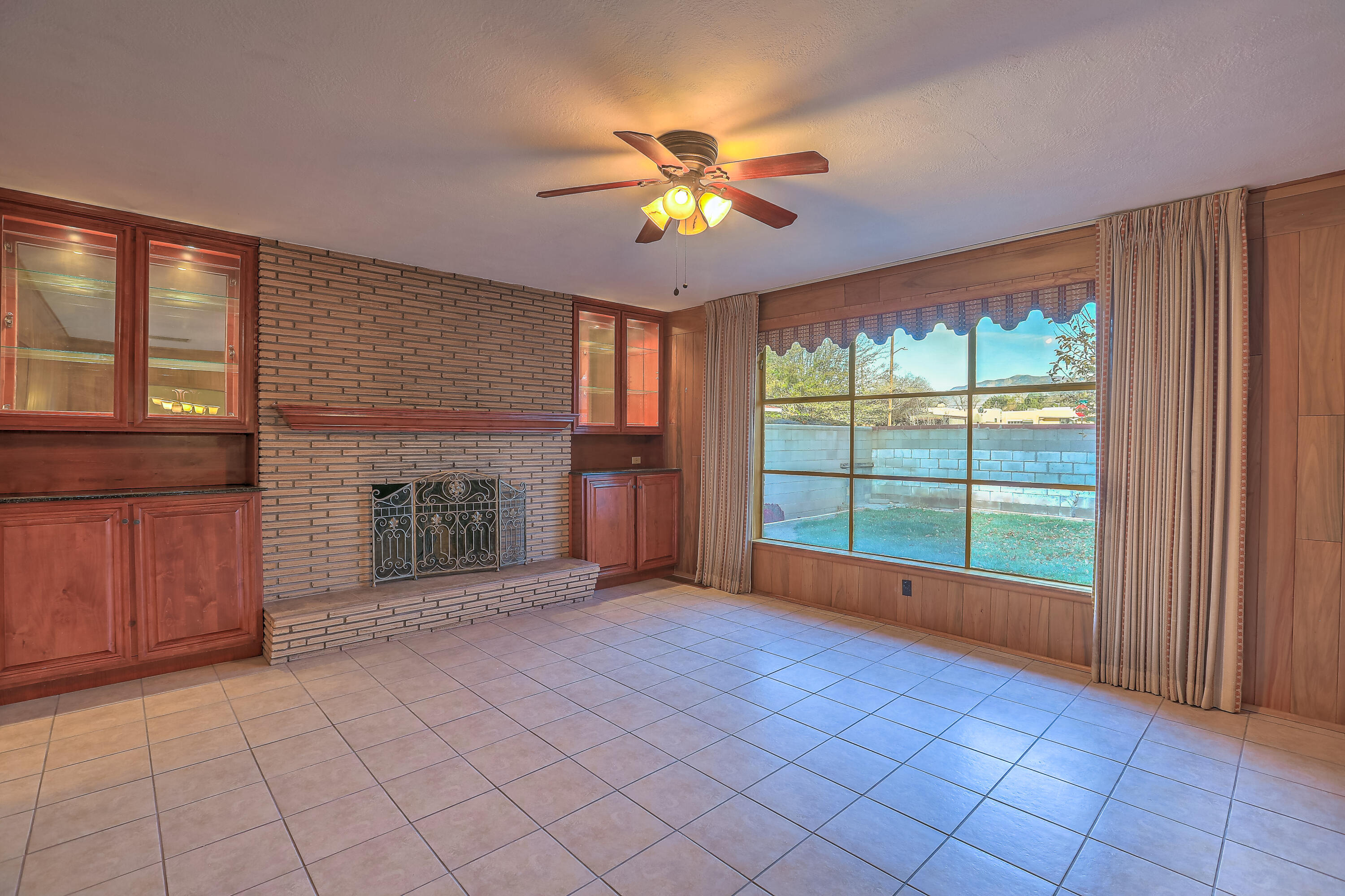420 ALVARADO Drive NE