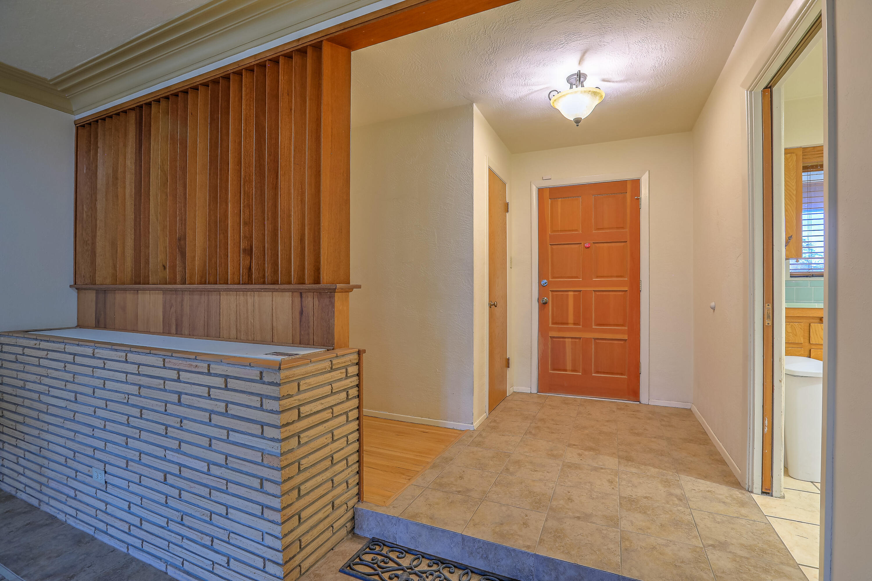 420 ALVARADO Drive NE