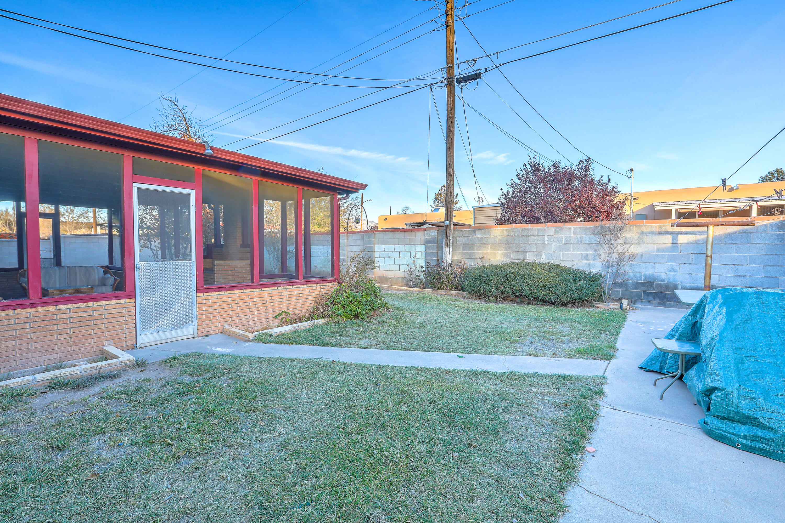 420 ALVARADO Drive NE