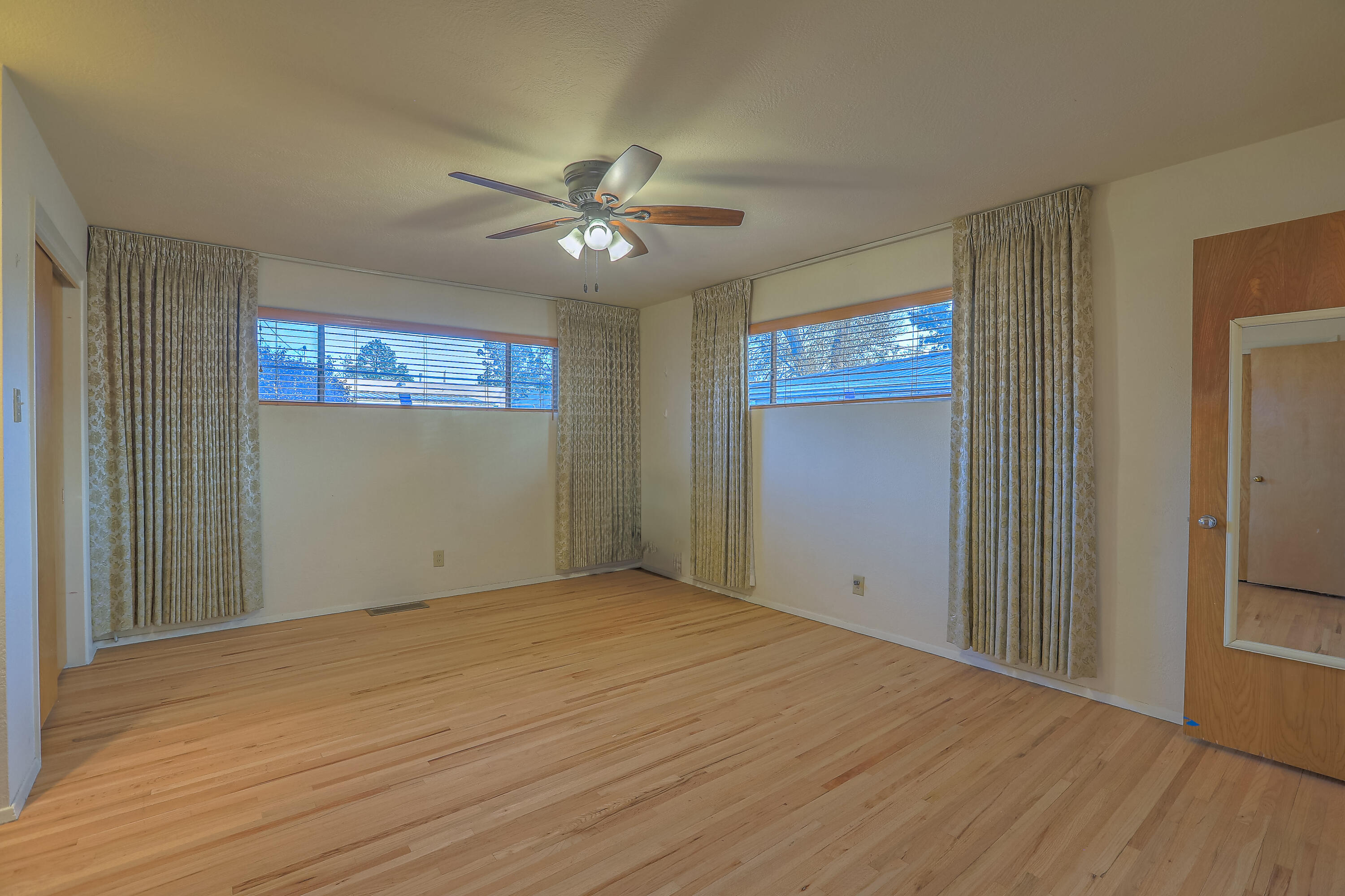 420 ALVARADO Drive NE