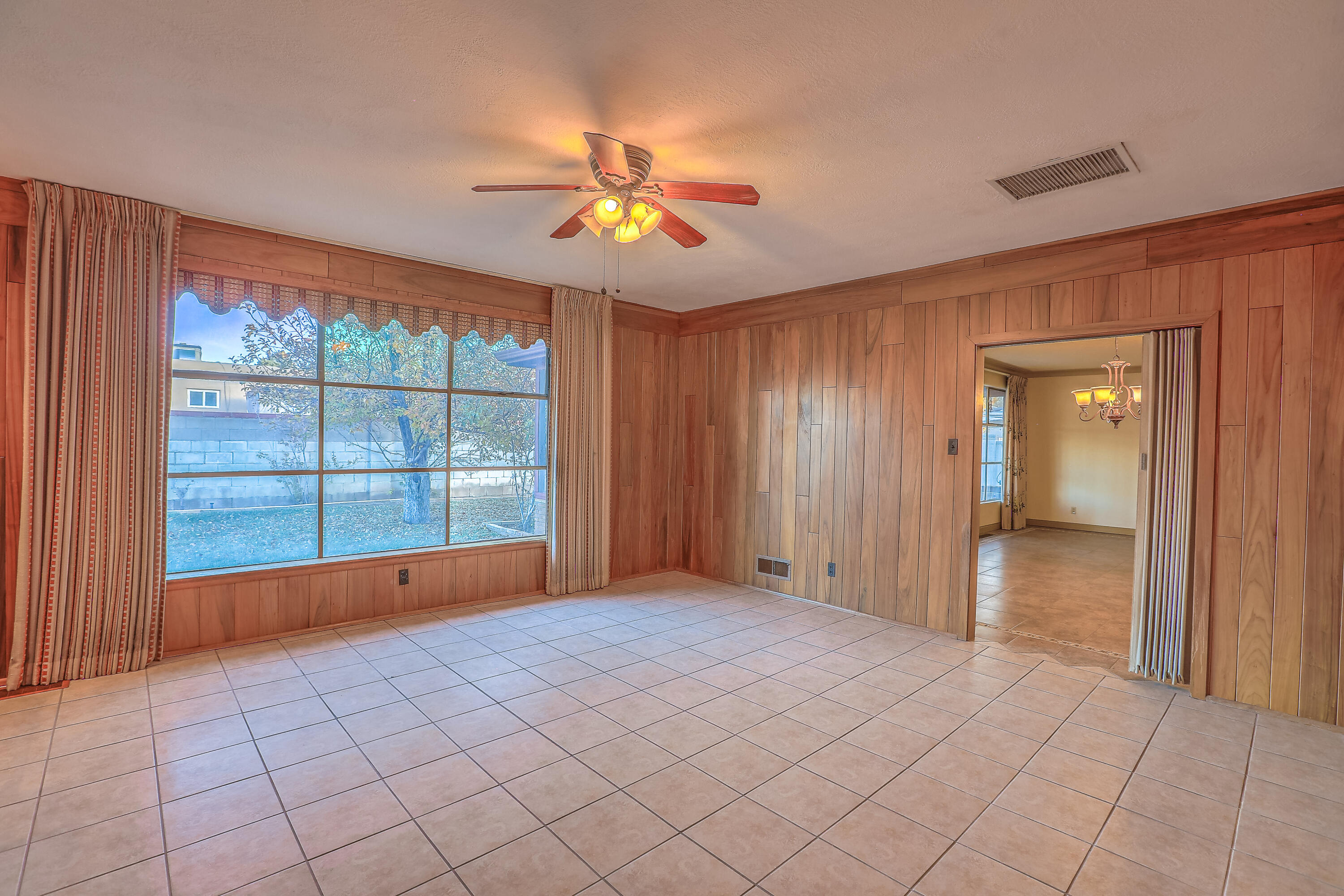 420 ALVARADO Drive NE