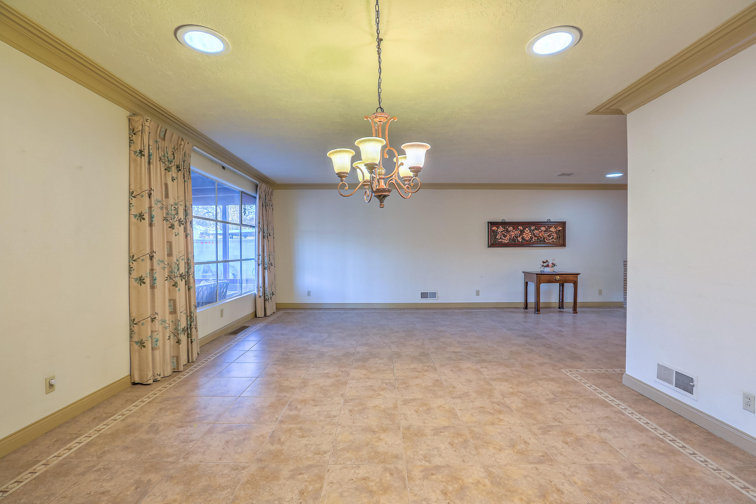 420 ALVARADO Drive NE