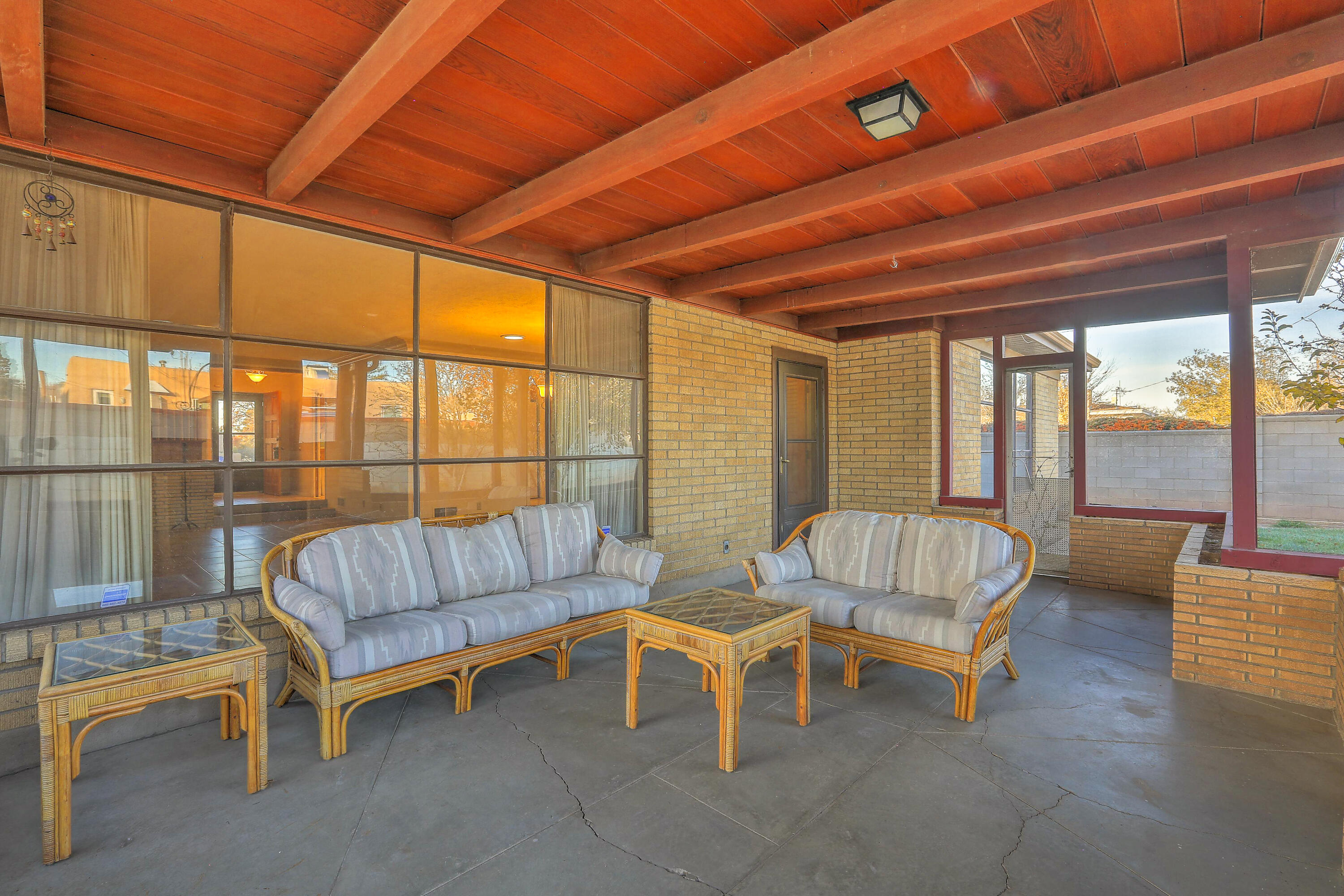 420 ALVARADO Drive NE