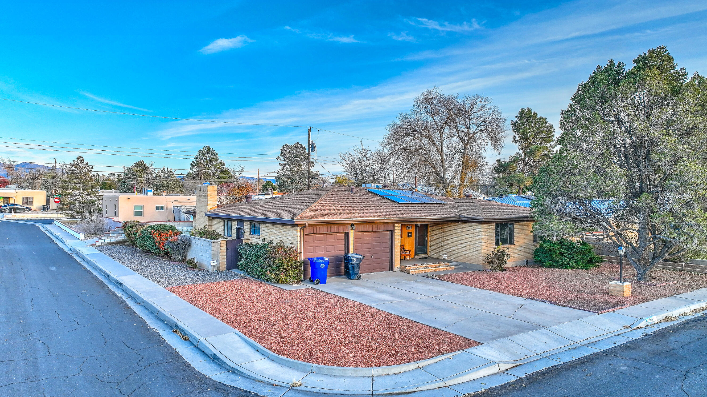 420 ALVARADO Drive NE