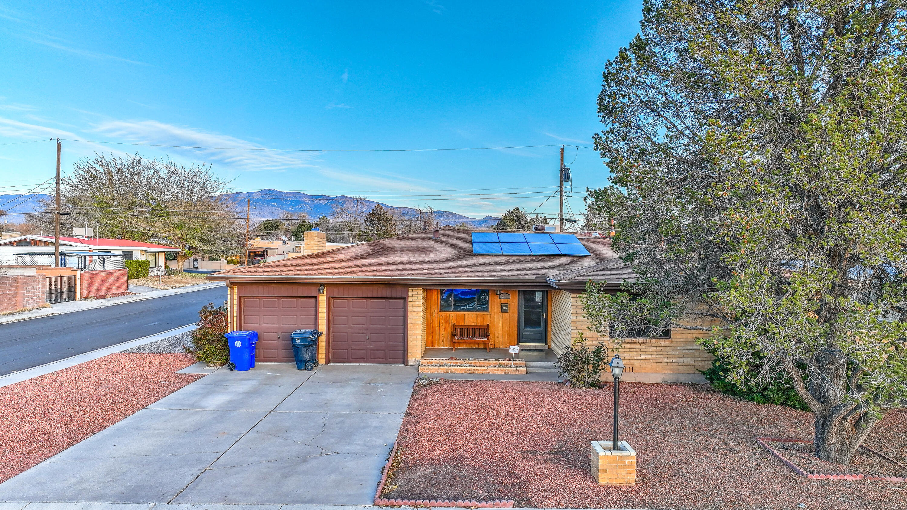 420 ALVARADO Drive NE