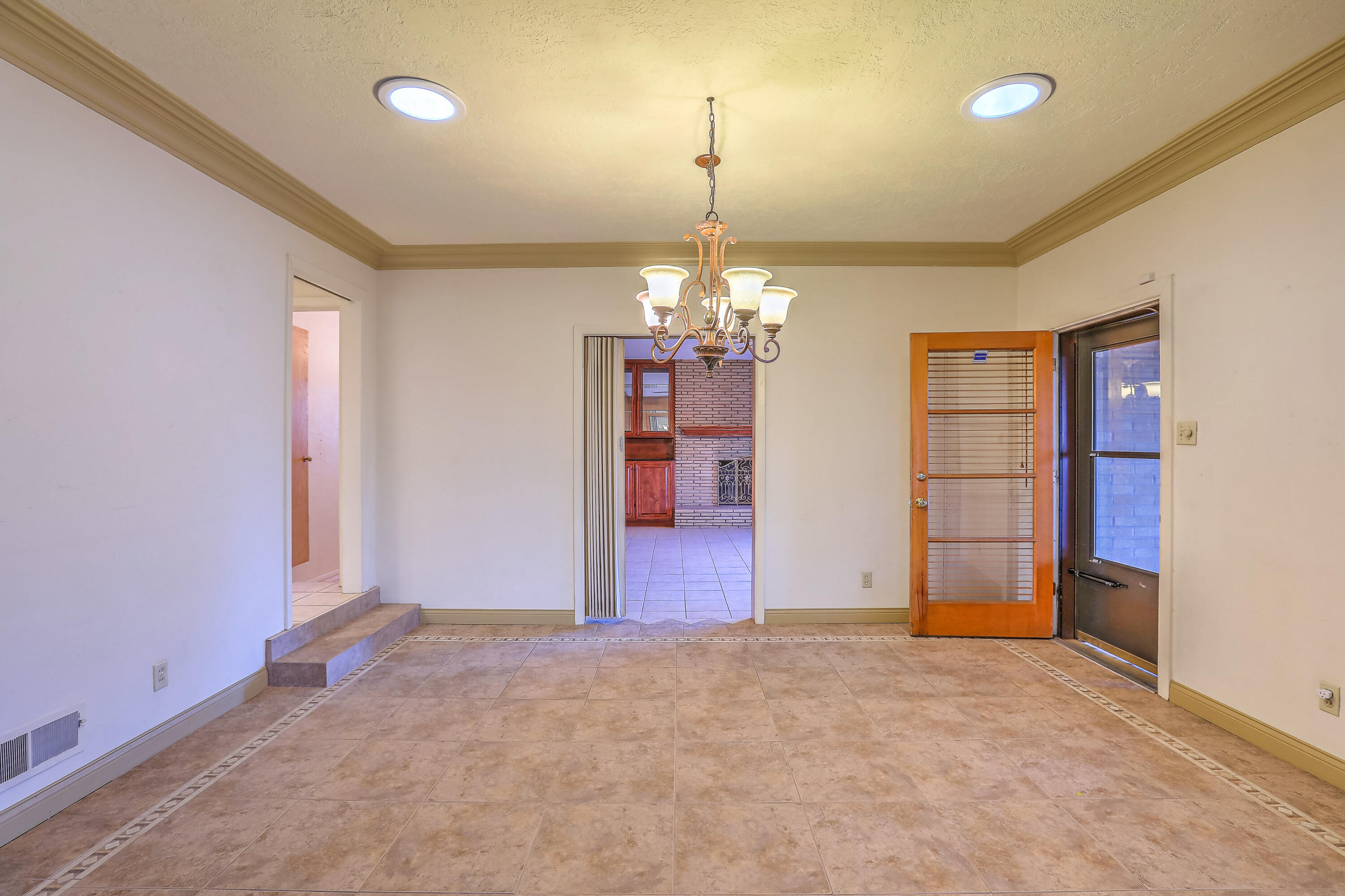 420 ALVARADO Drive NE