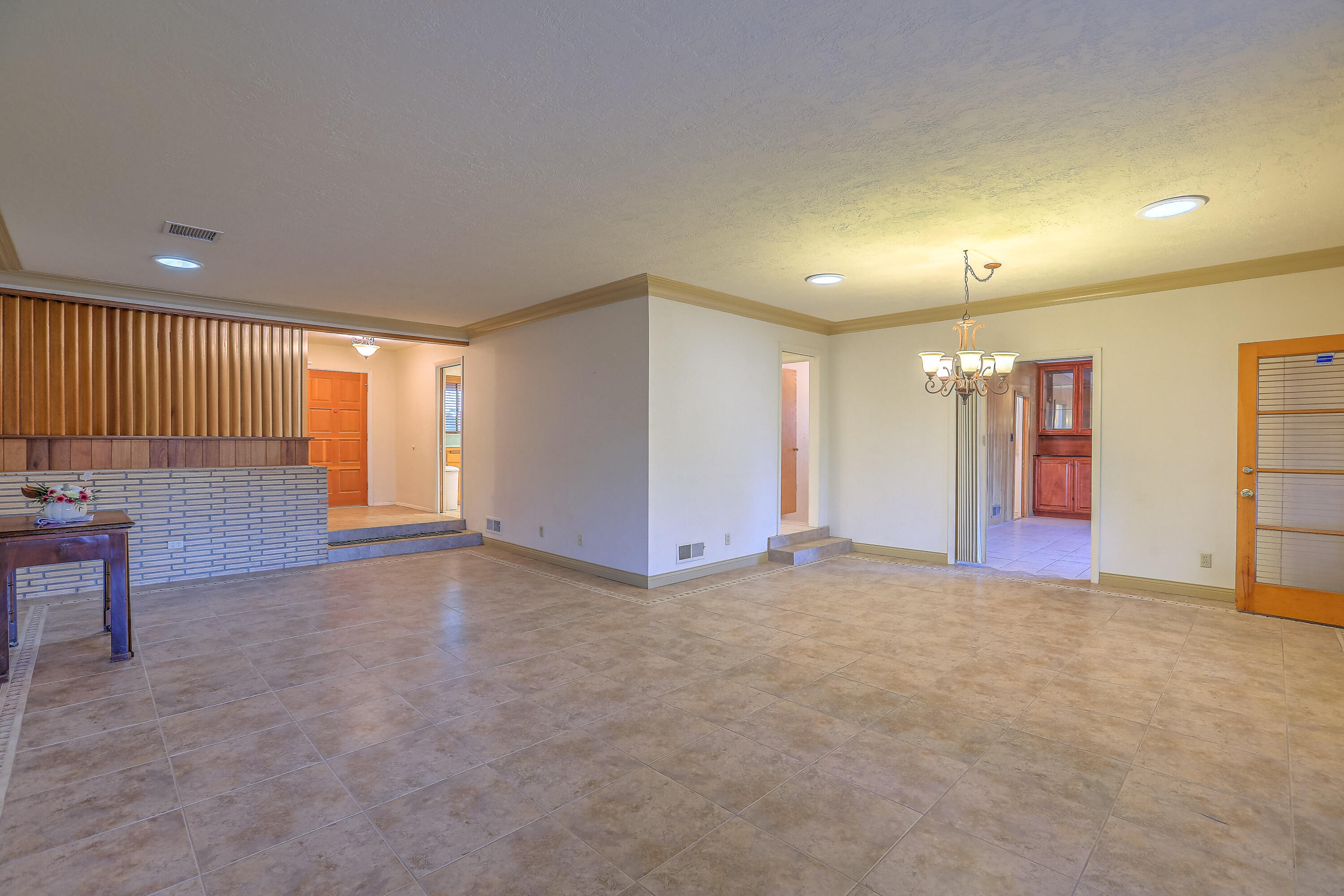 420 ALVARADO Drive NE