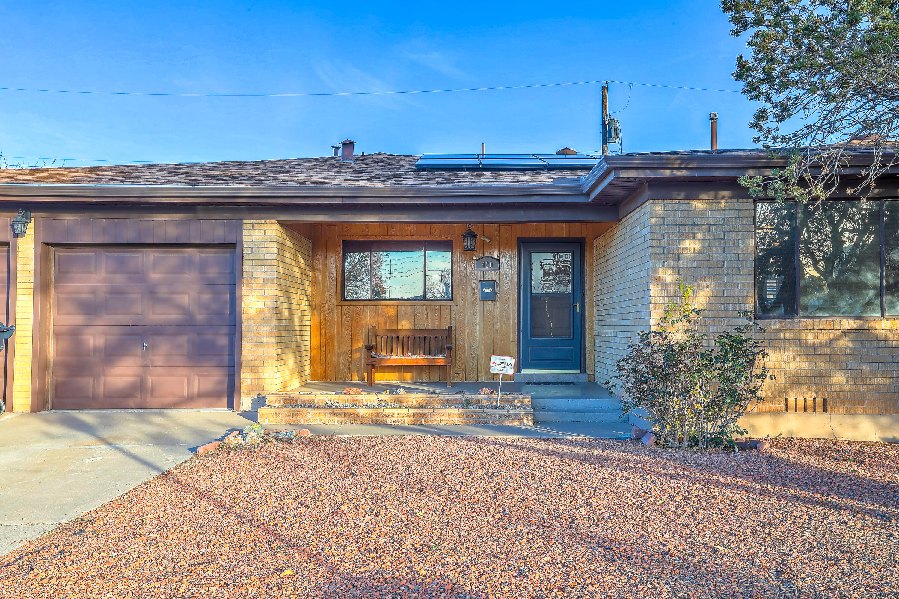 420 ALVARADO Drive NE