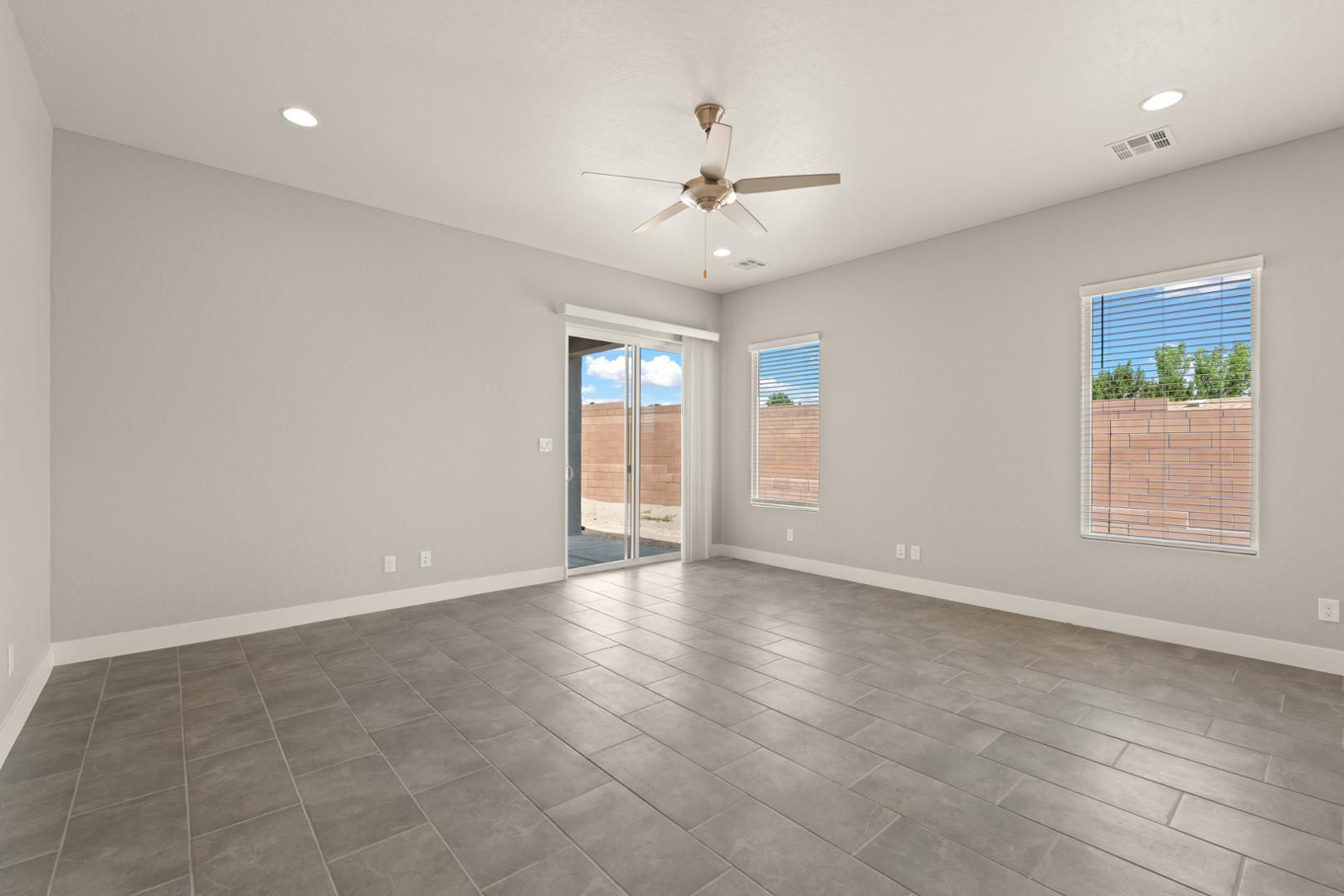 549 Mindoro Drive SE