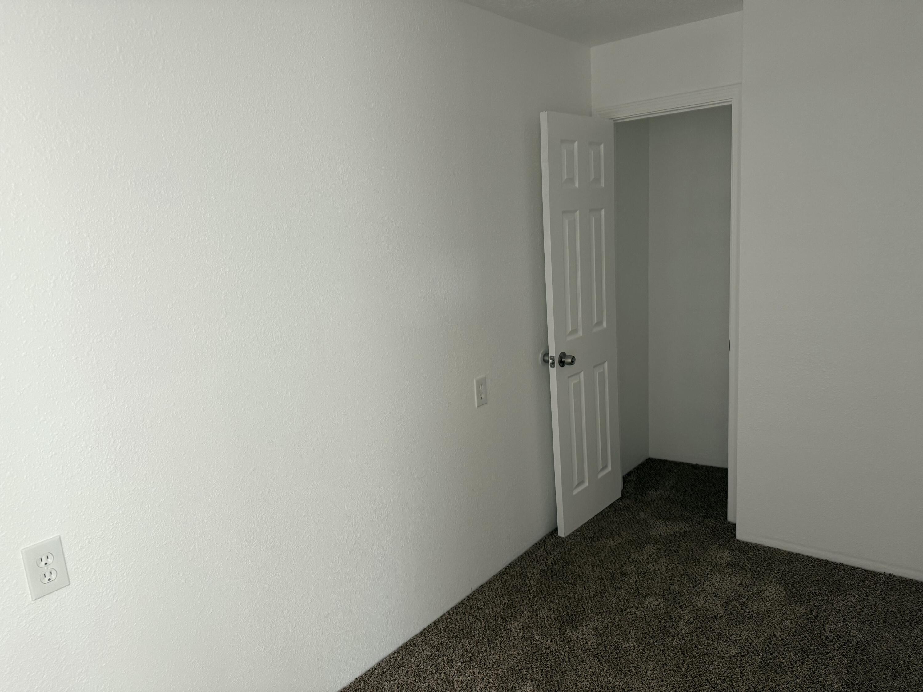 300 SMITH Avenue SE