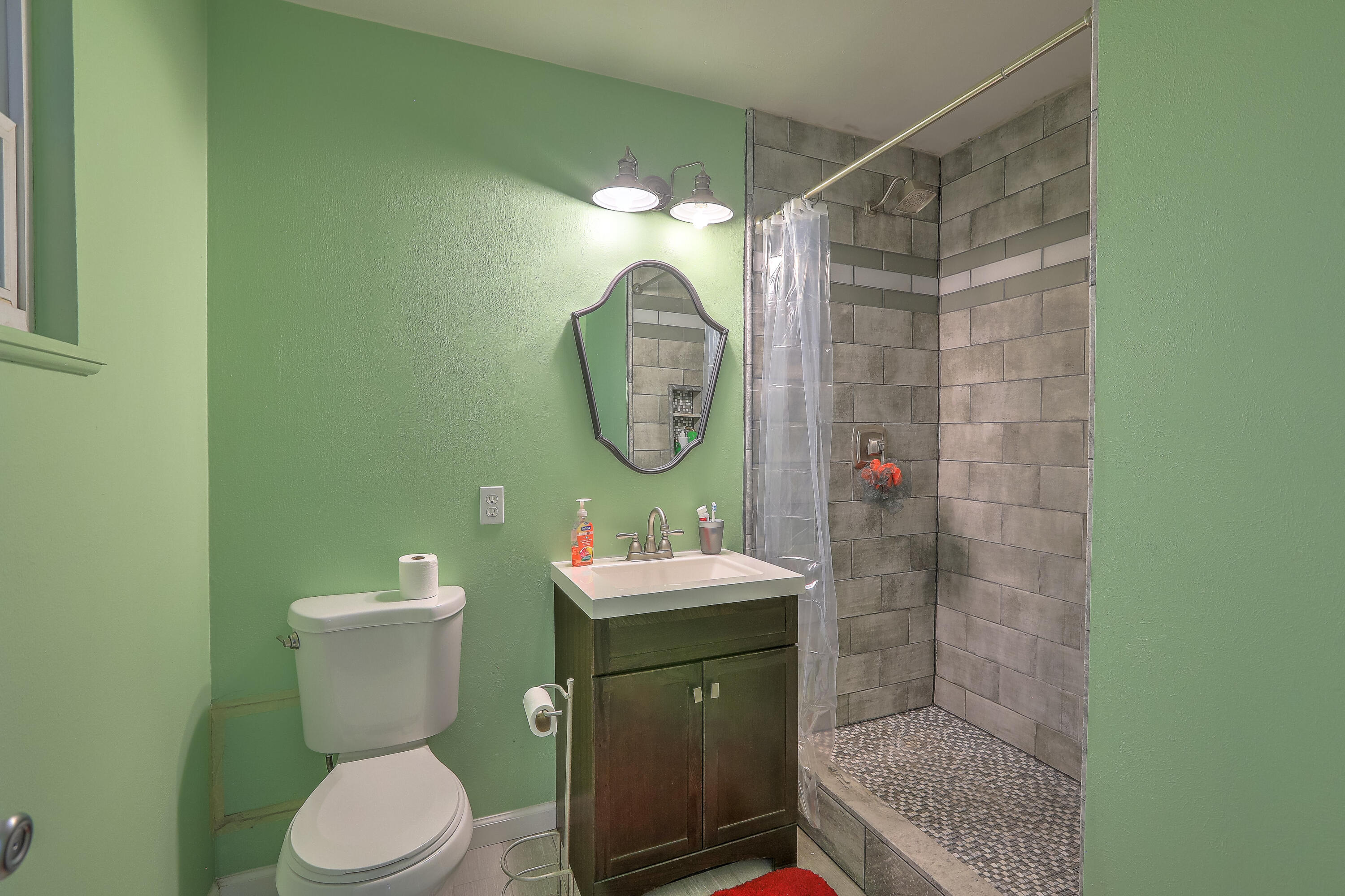 10800 PRINCESS JEANNE Avenue NE