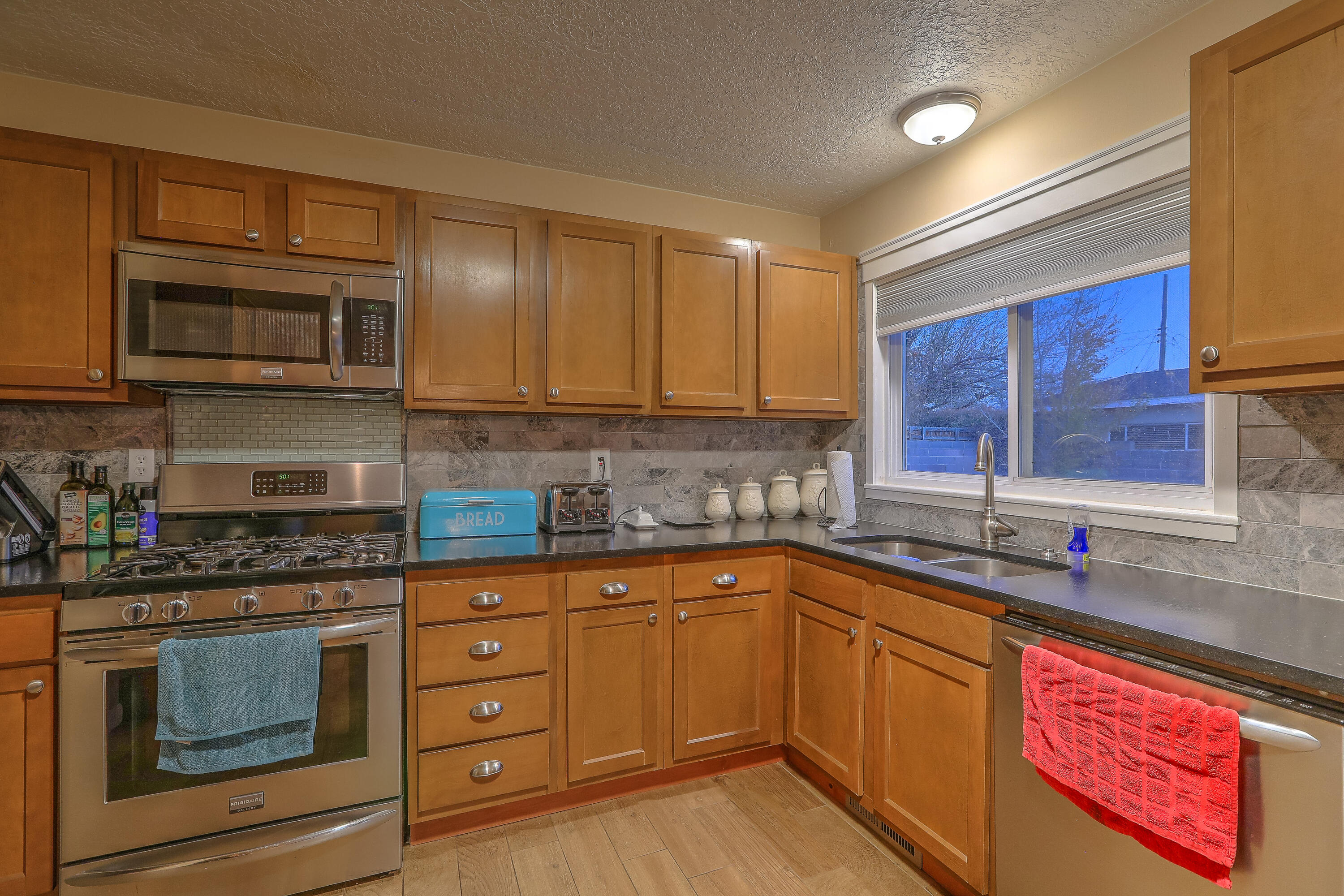 10800 PRINCESS JEANNE Avenue NE