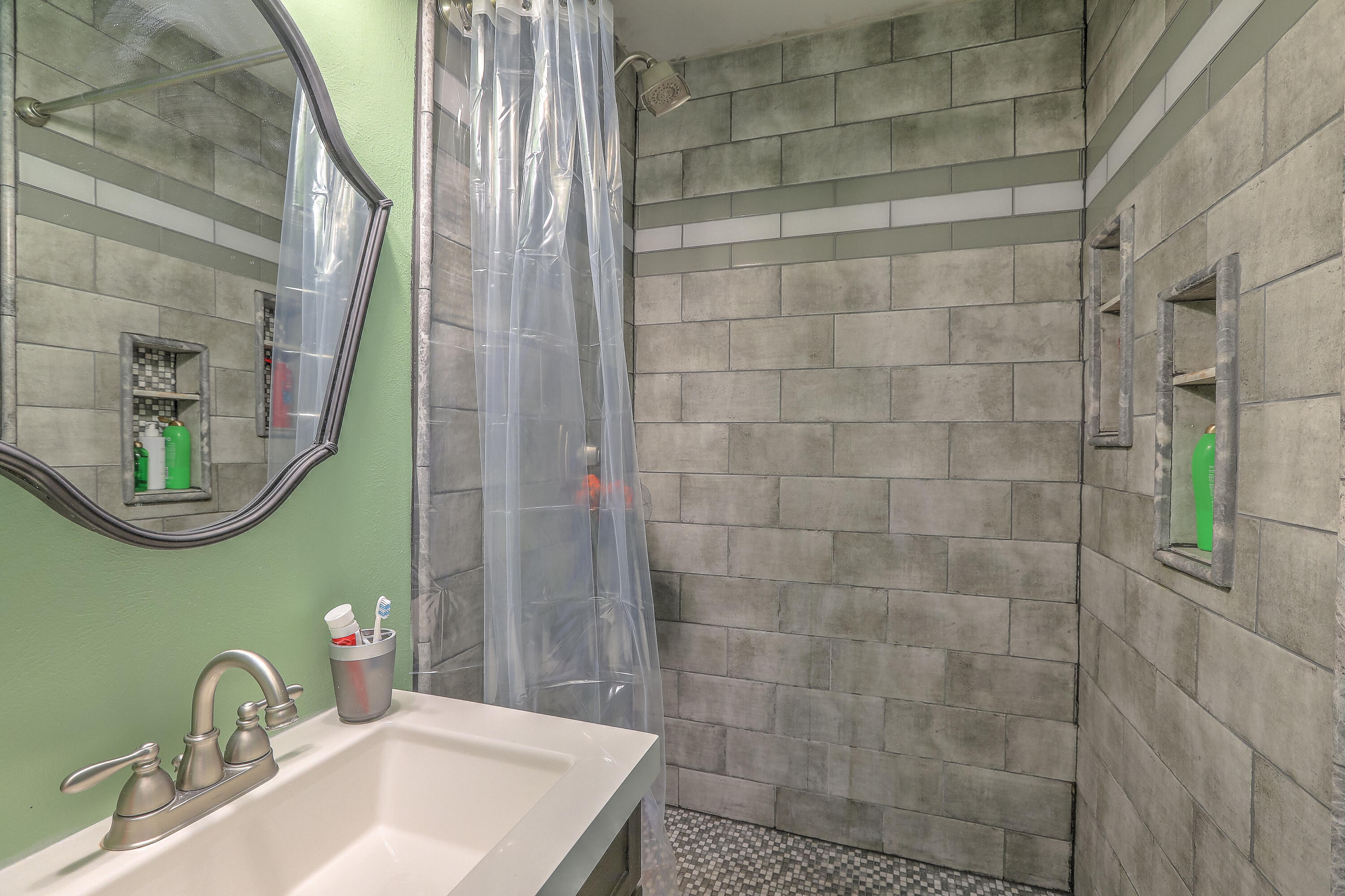 10800 PRINCESS JEANNE Avenue NE