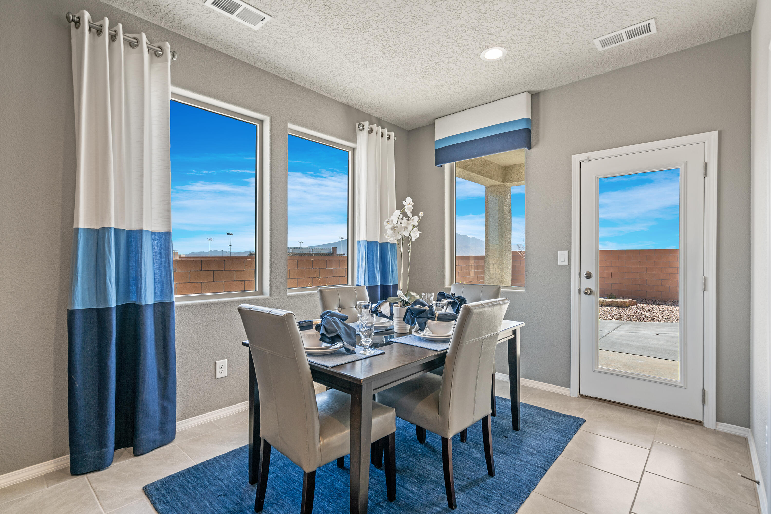 4102 Silver Springs Road NE