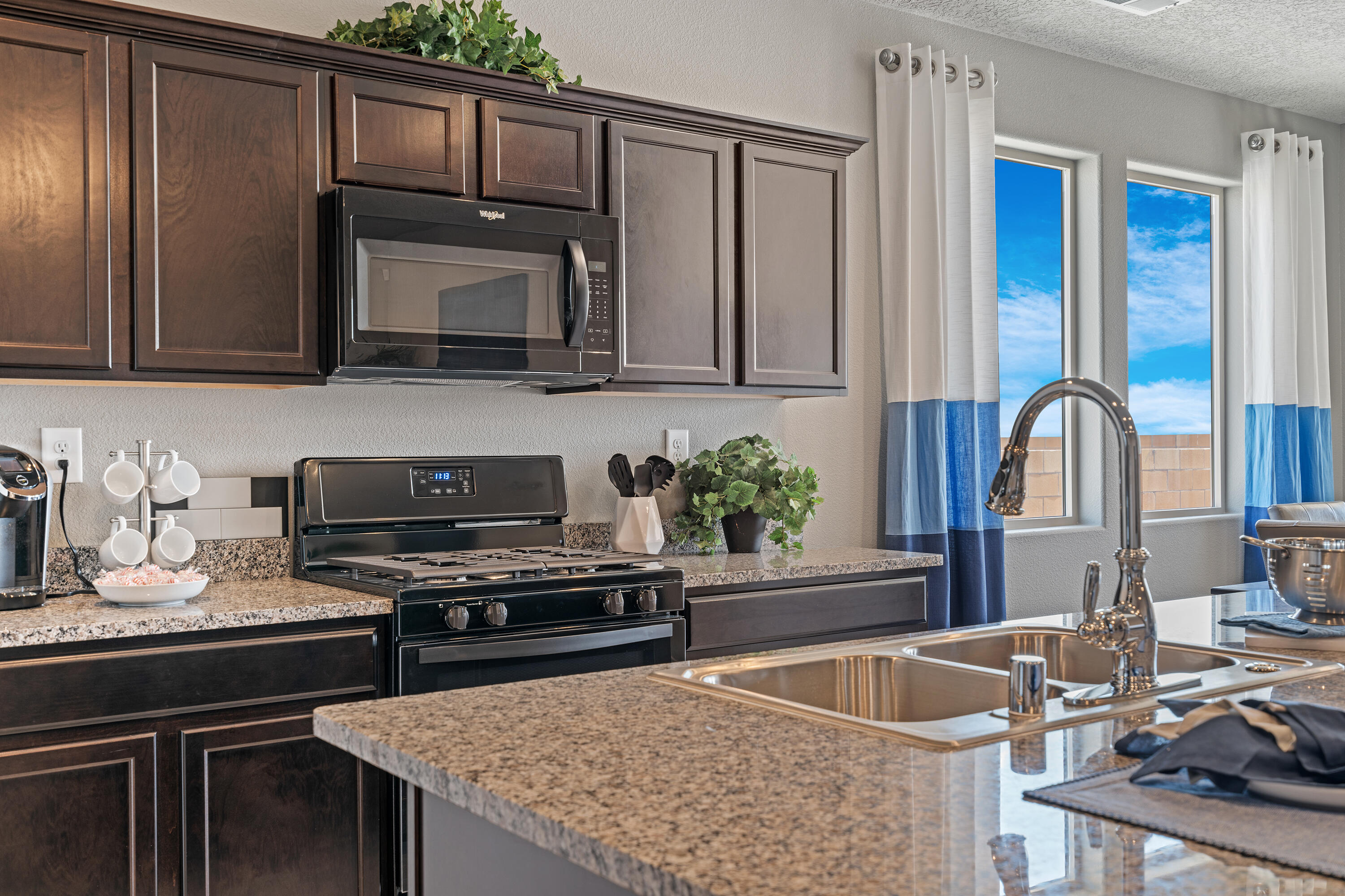 4102 Silver Springs Road NE