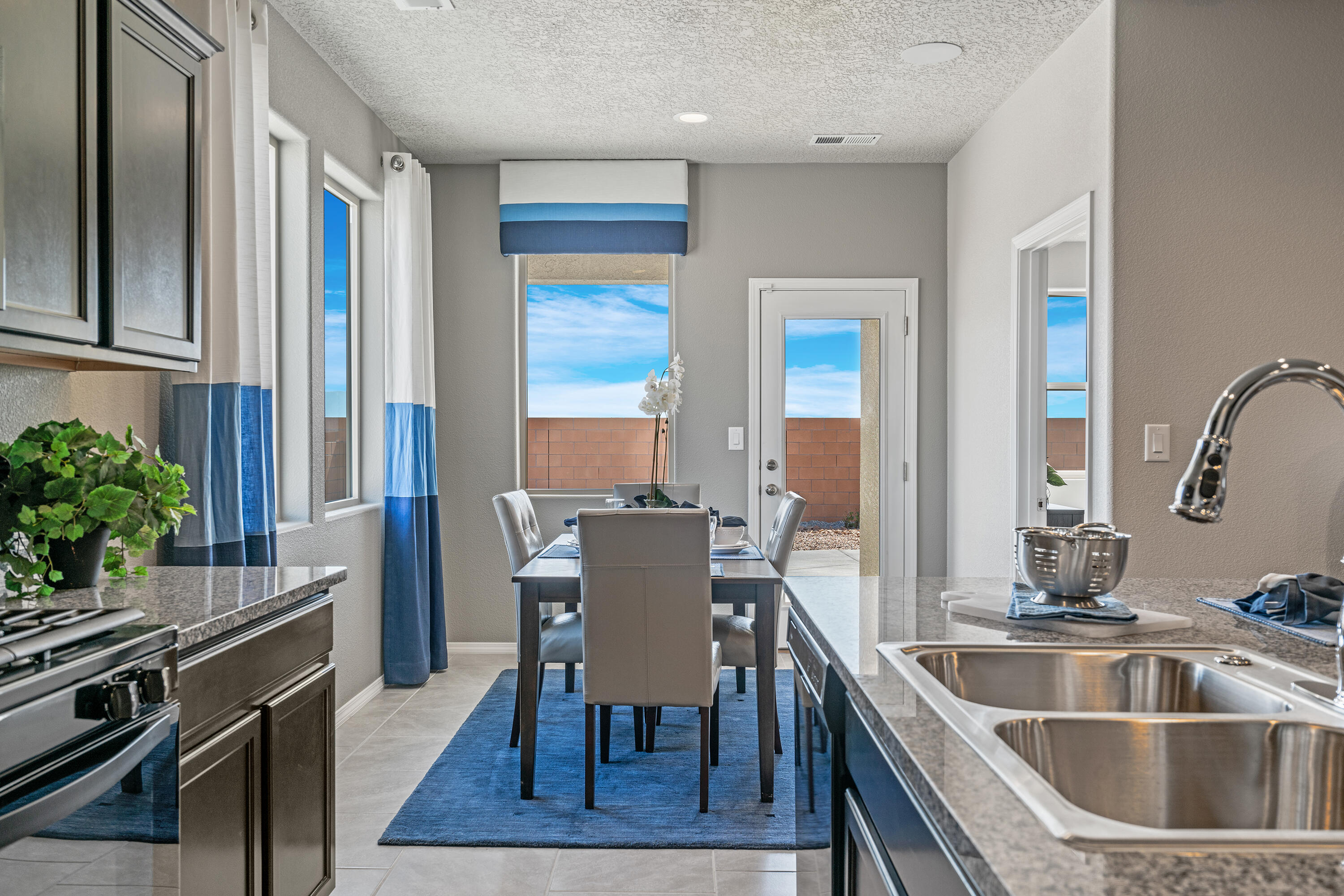 4102 Silver Springs Road NE